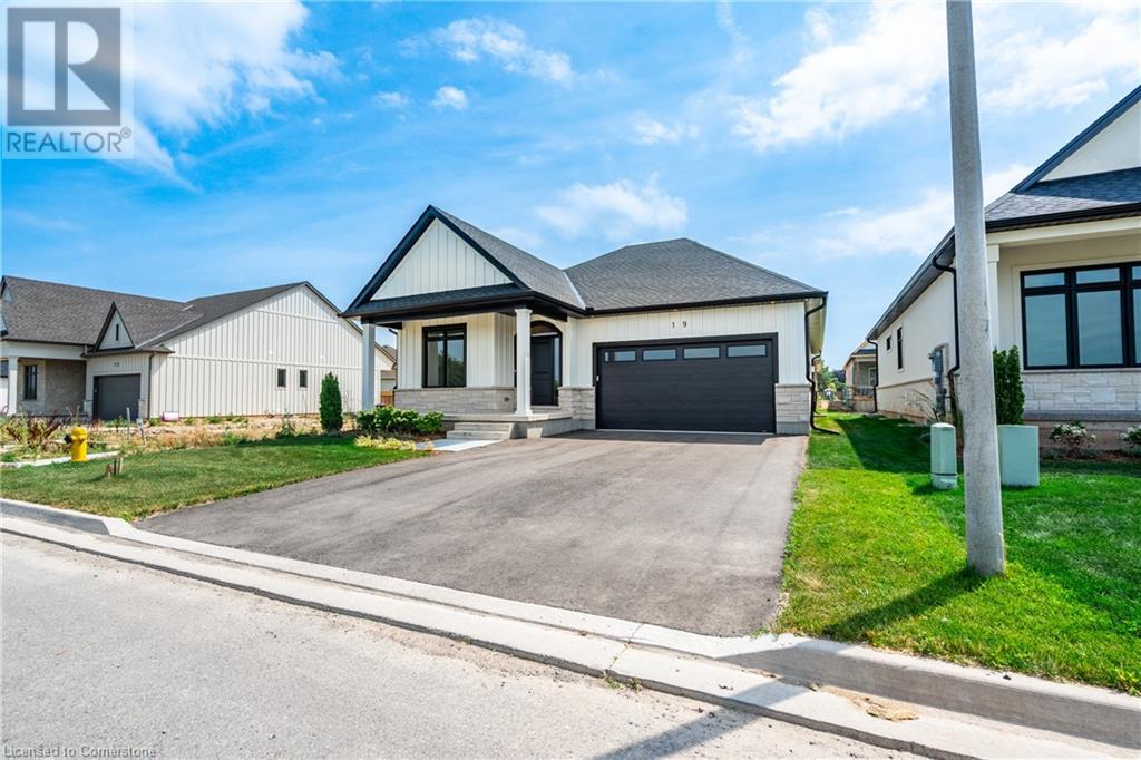 19 OAKLEY DRIVE - 2