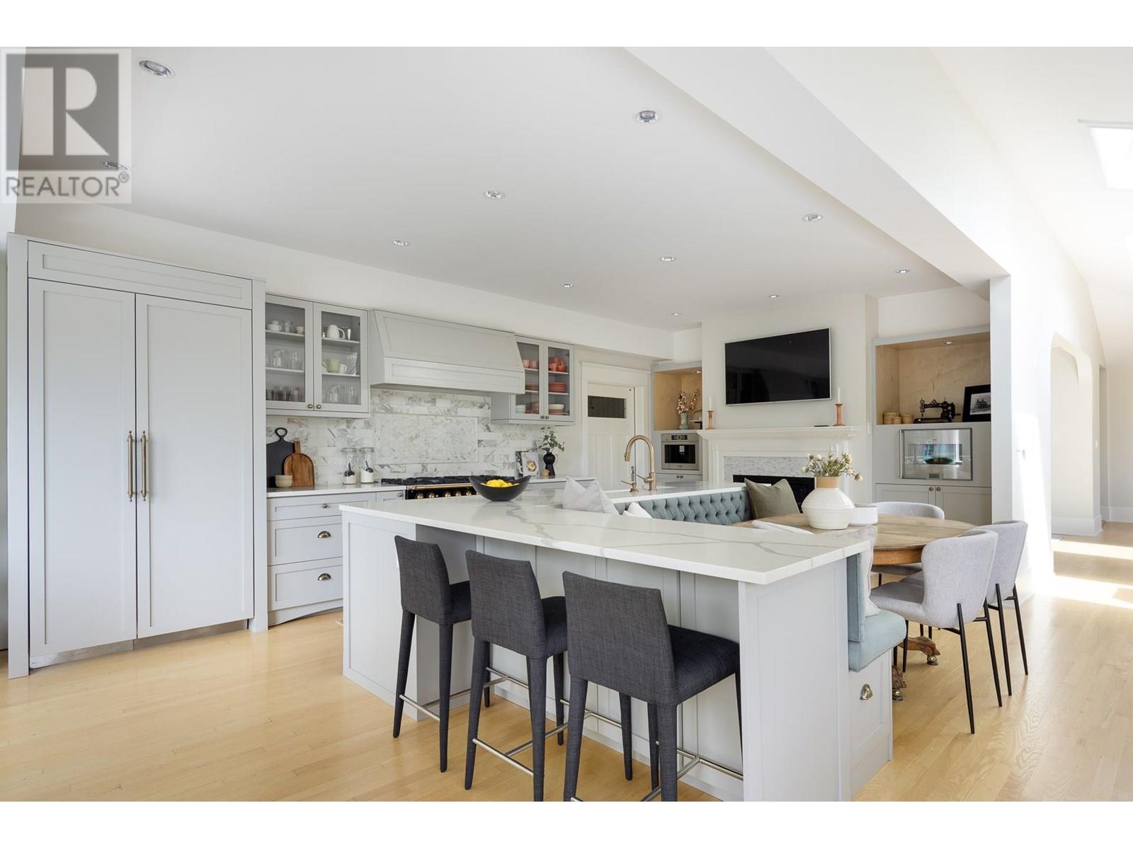 3545 DOWSLEY COURT, North Vancouver