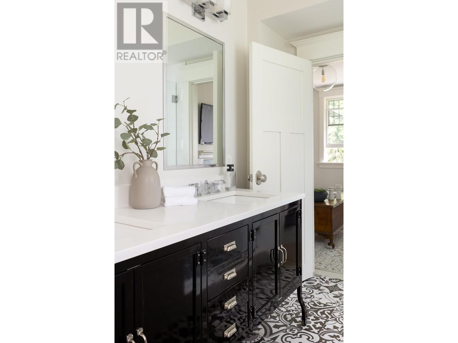 3545 DOWSLEY COURT, North Vancouver