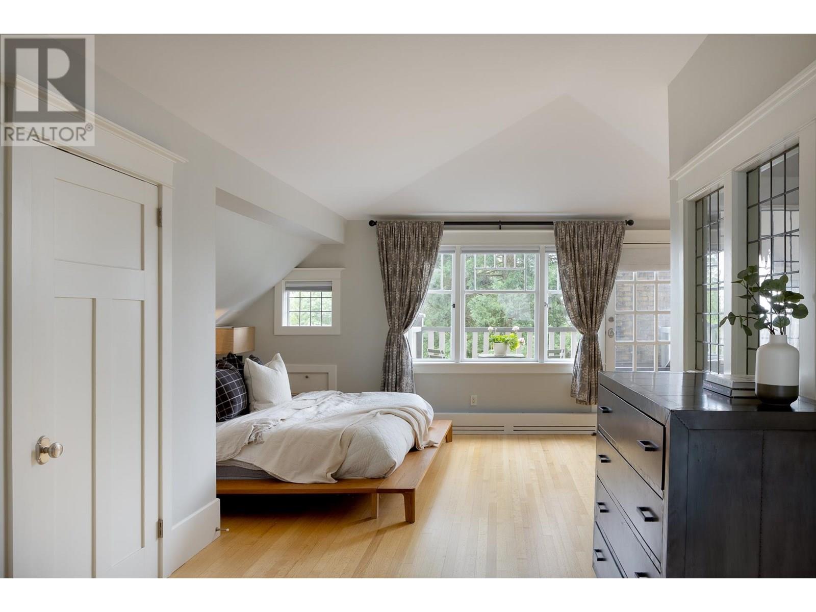 3545 DOWSLEY COURT, North Vancouver