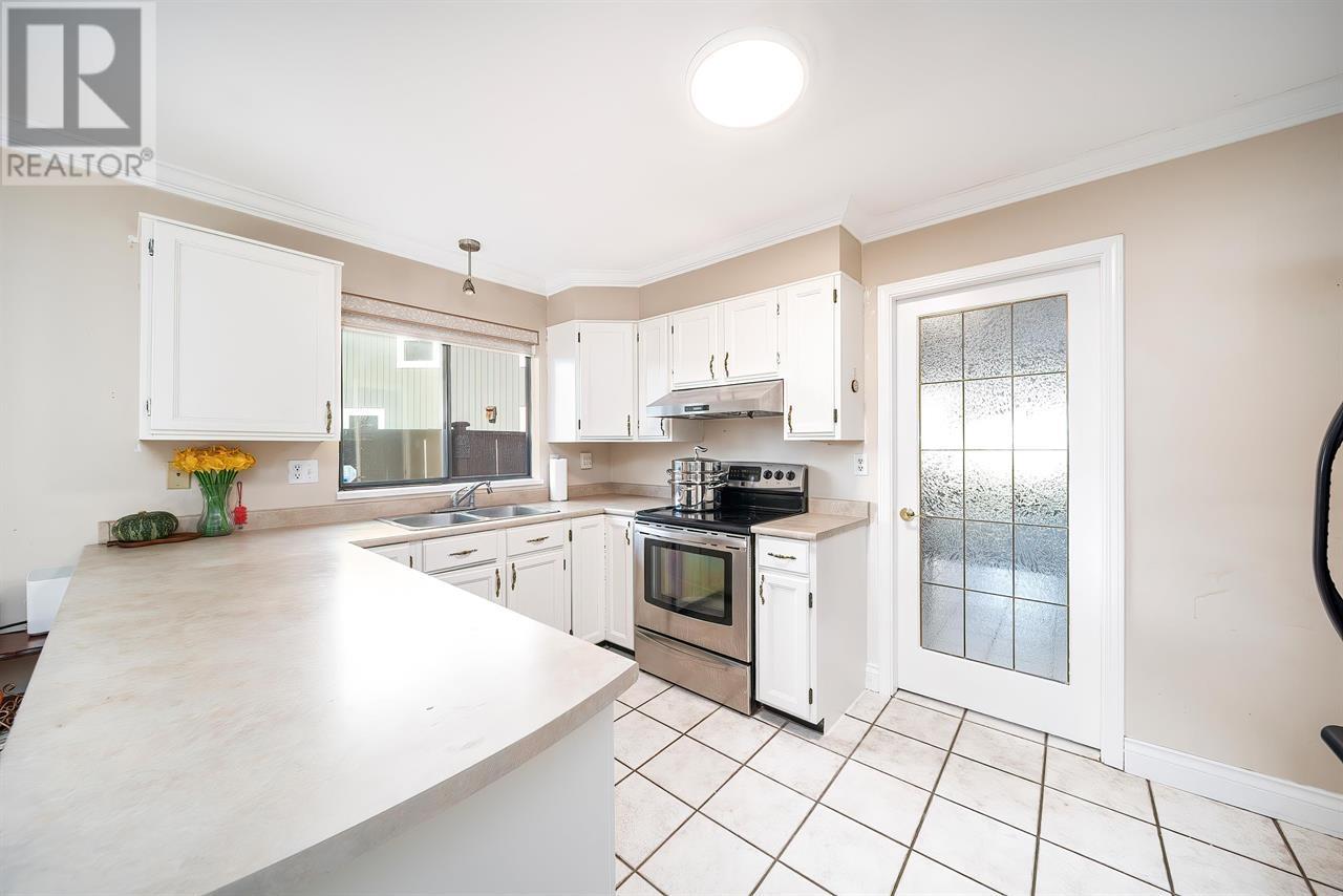 Photo 14 of 10660 Canso Crescent, Richmond BC