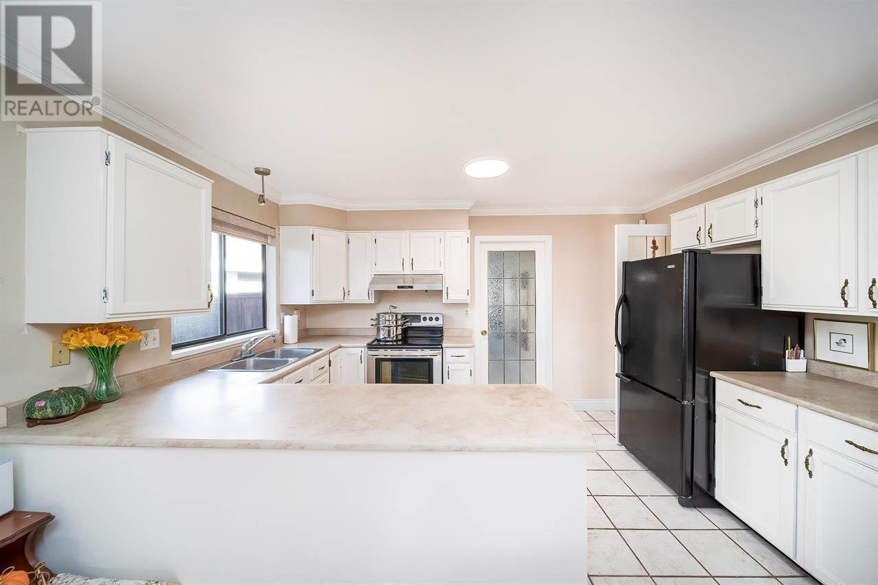 Photo 15 of 10660 Canso Crescent, Richmond BC
