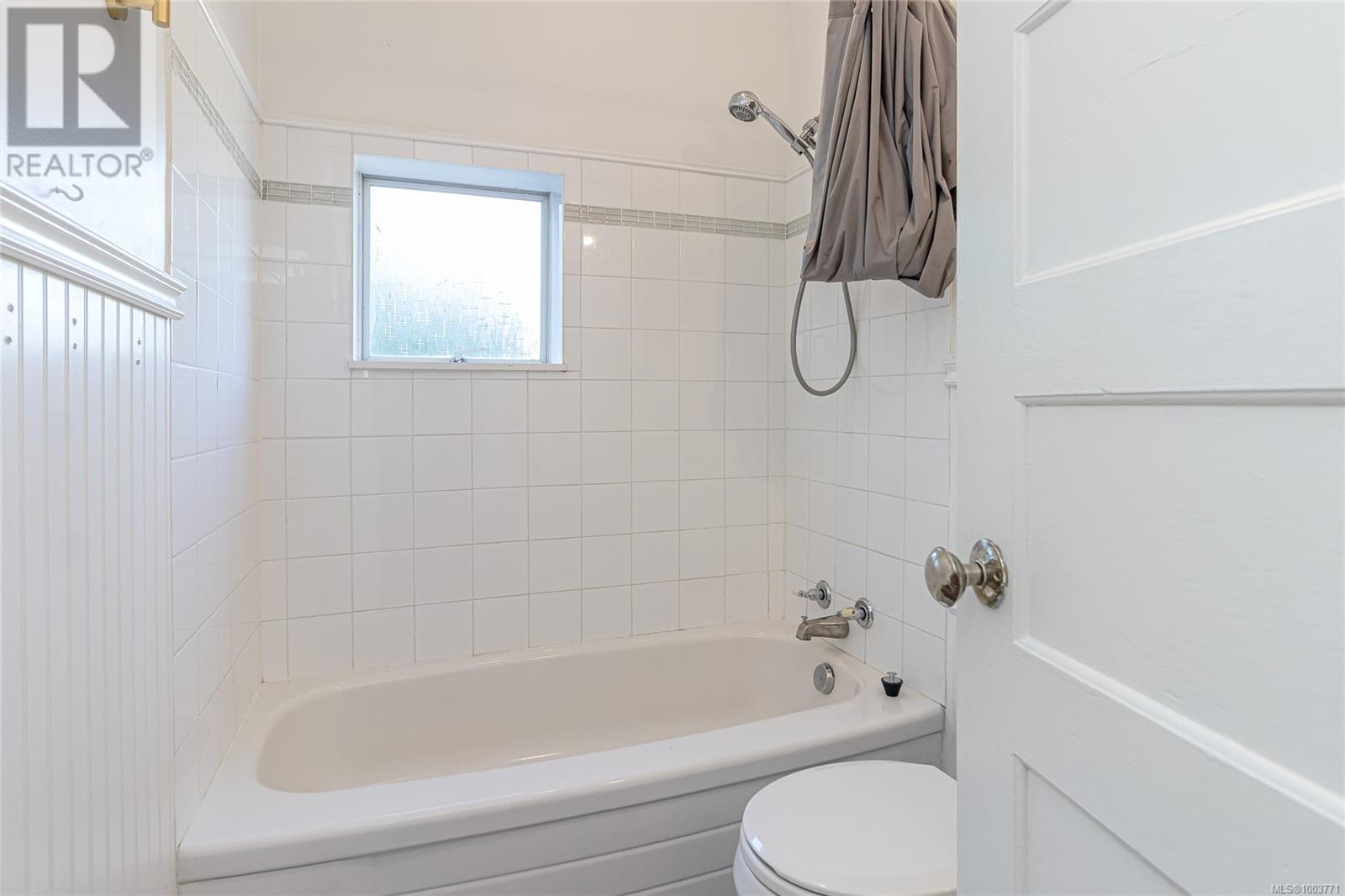 1421 Cranberry Ave, Nanaimo