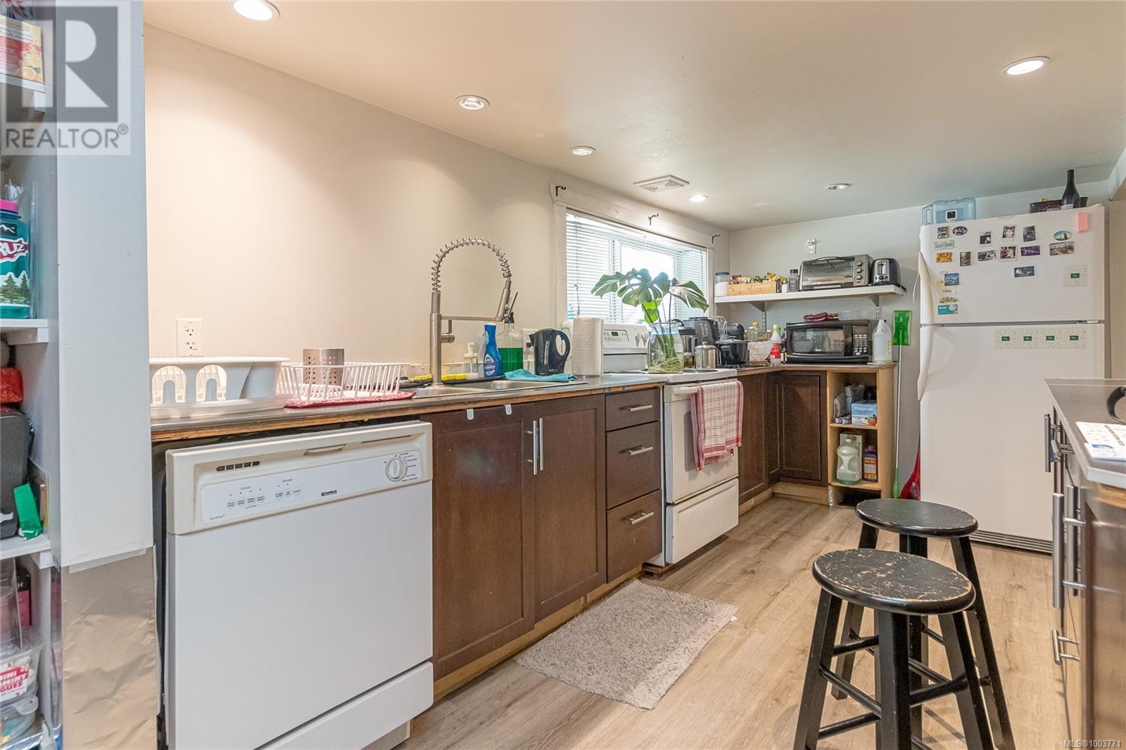1421 Cranberry Ave, Nanaimo