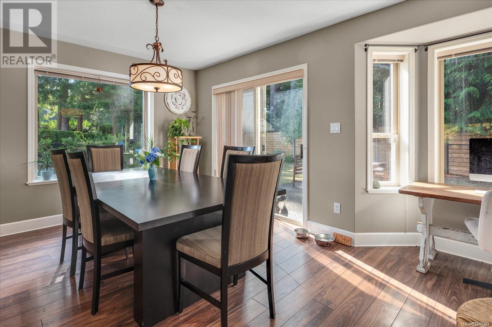 Photo 11 of 749 Redwood Dr, Qualicum Beach BC