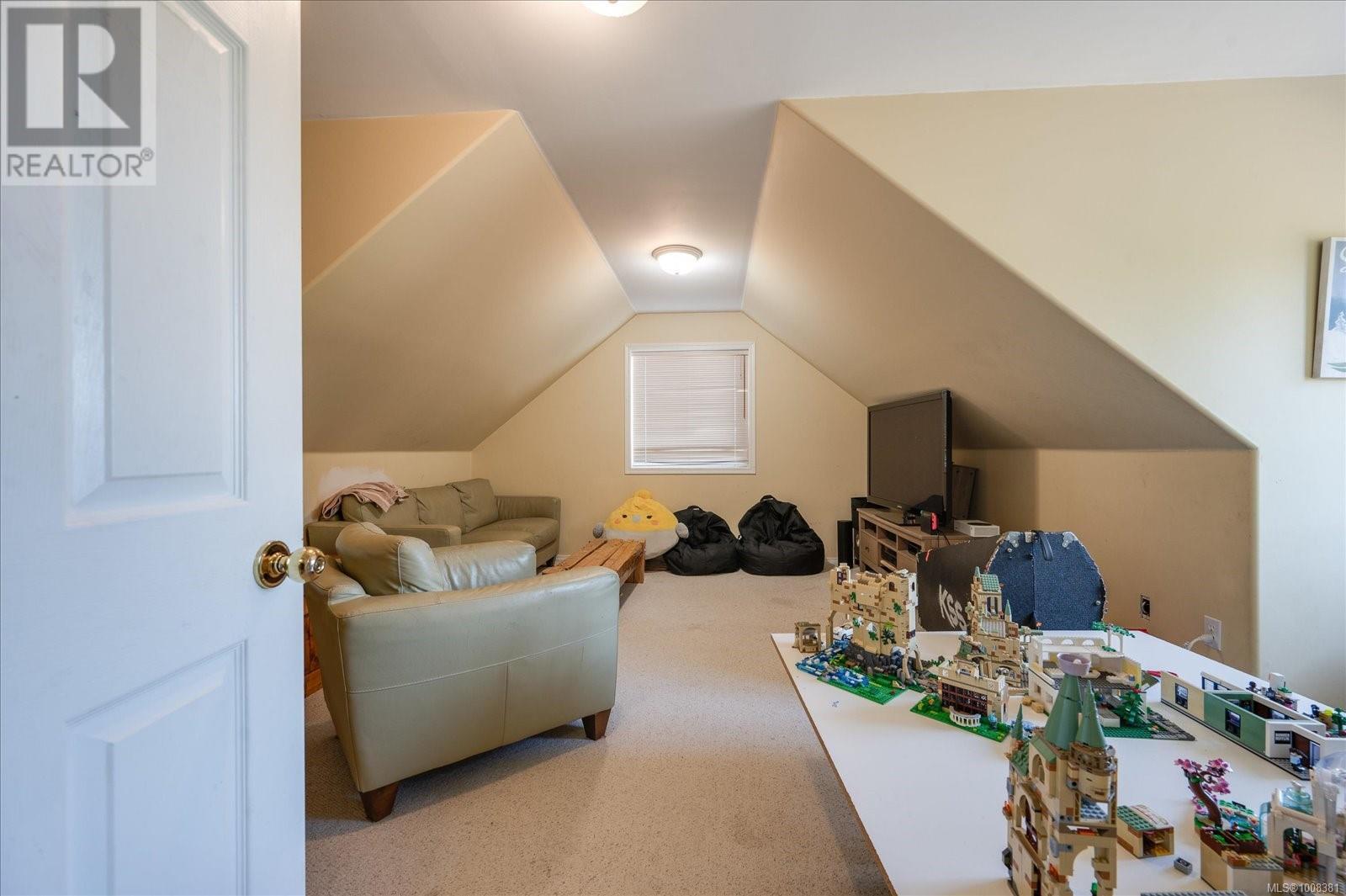 Photo 39 of 749 Redwood Dr, Qualicum Beach BC