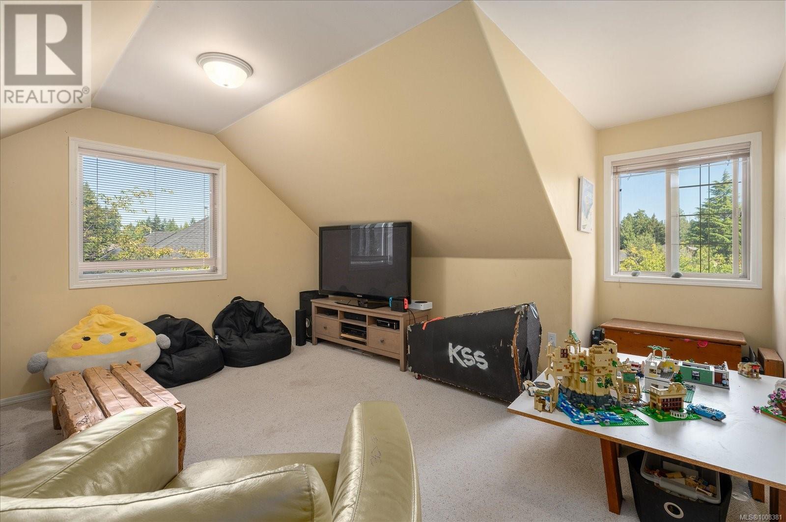 Photo 41 of 749 Redwood Dr, Qualicum Beach BC