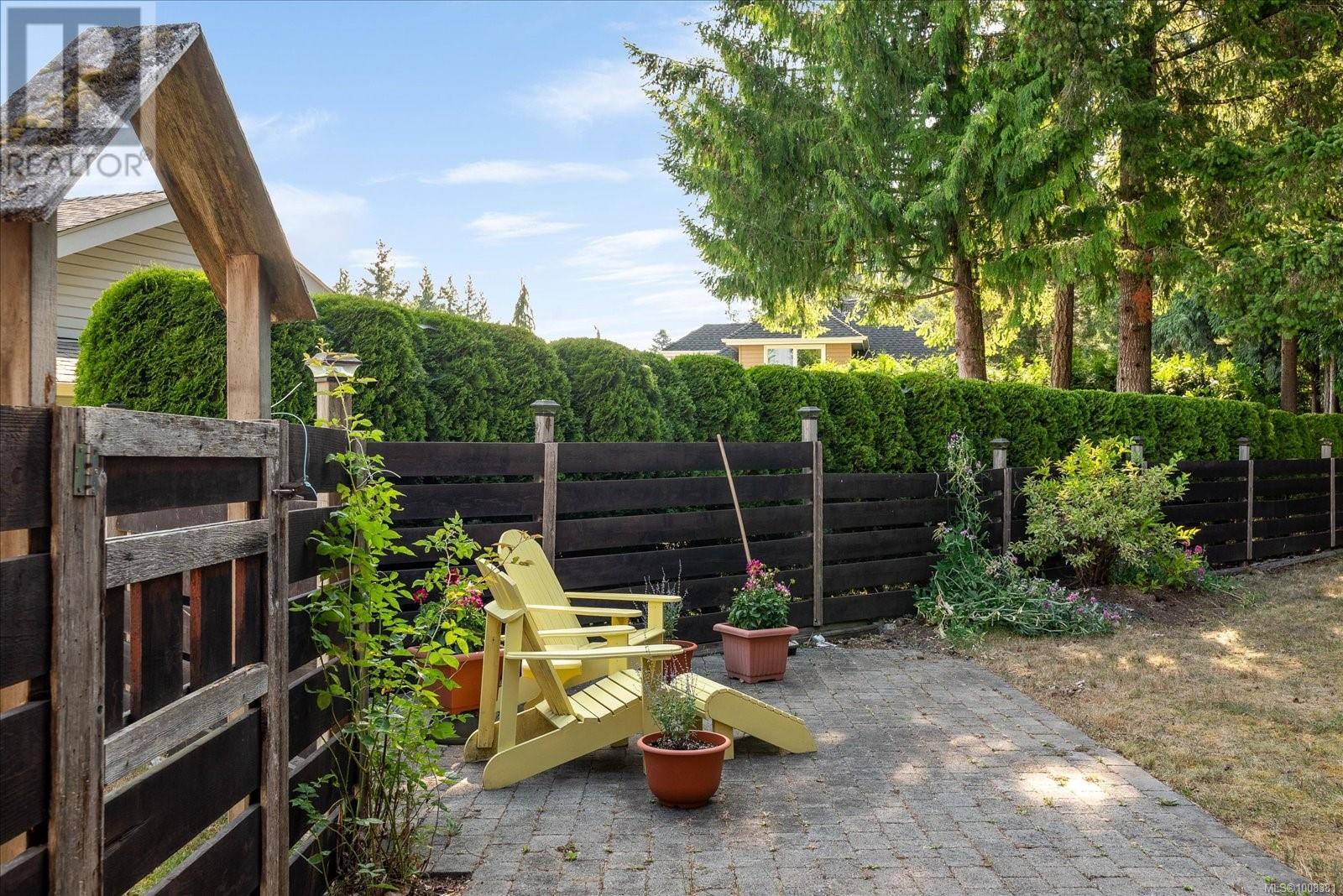 Photo 45 of 749 Redwood Dr, Qualicum Beach BC