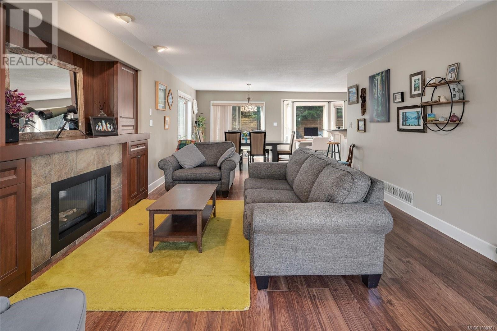 Photo 8 of 749 Redwood Dr, Qualicum Beach BC