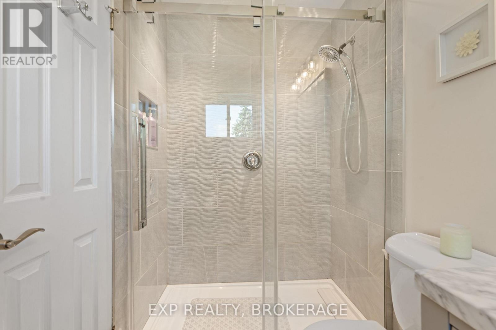 Photo 24 of 564 Braeside Crescent, Kingston ON
