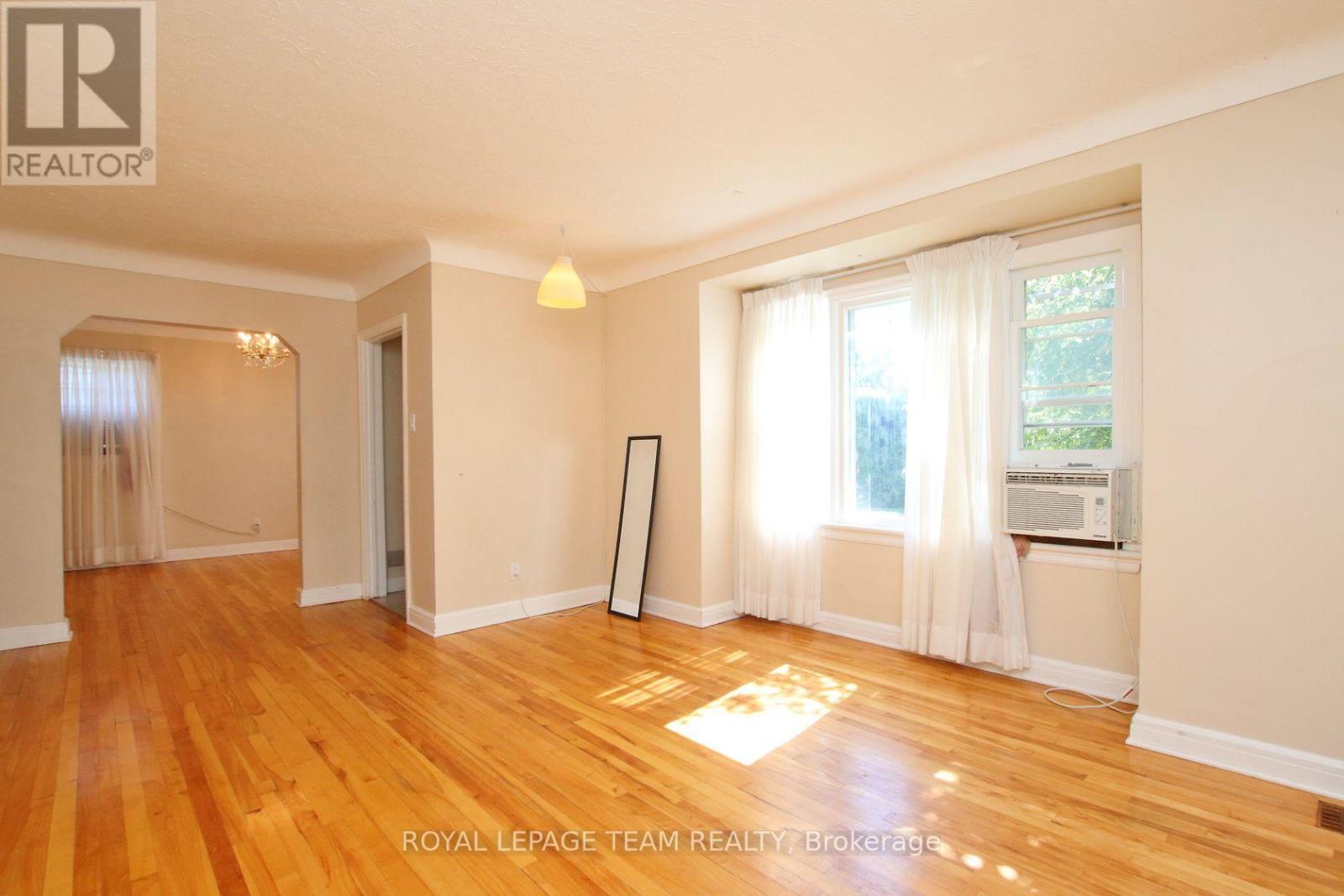 Photo 24 of 115 Rita Avenue, Ottawa ON