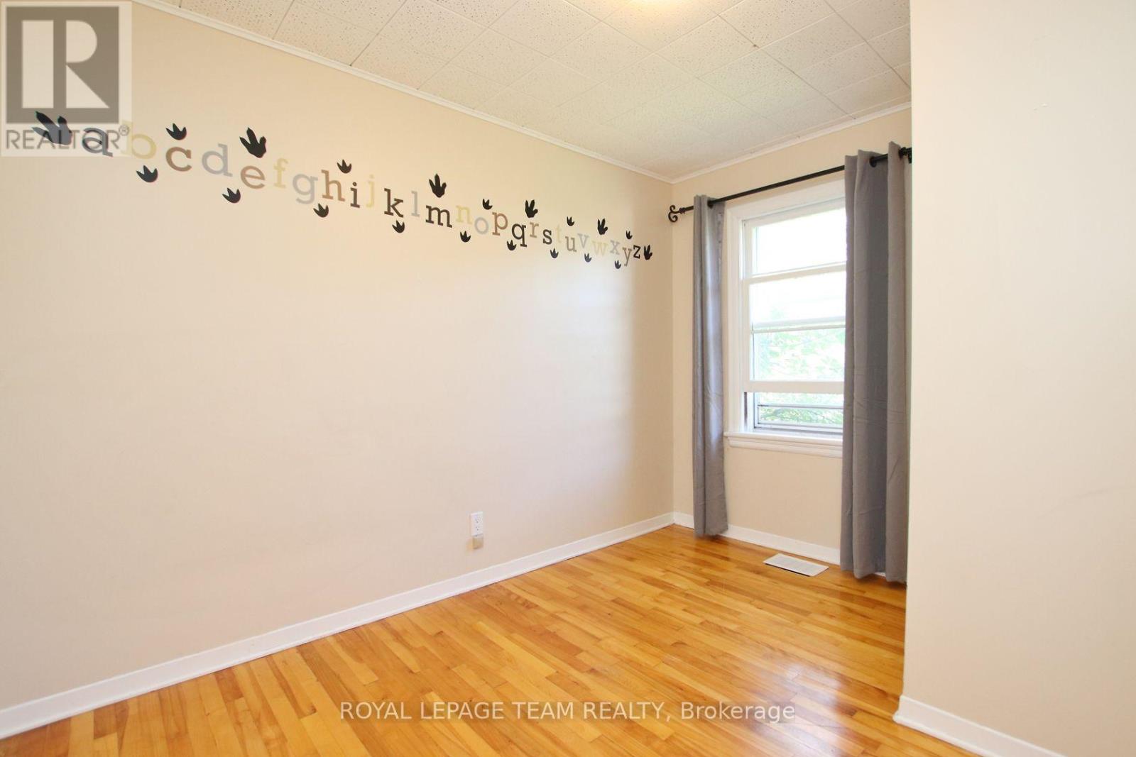 Photo 23 of 115 Rita Avenue, Ottawa ON