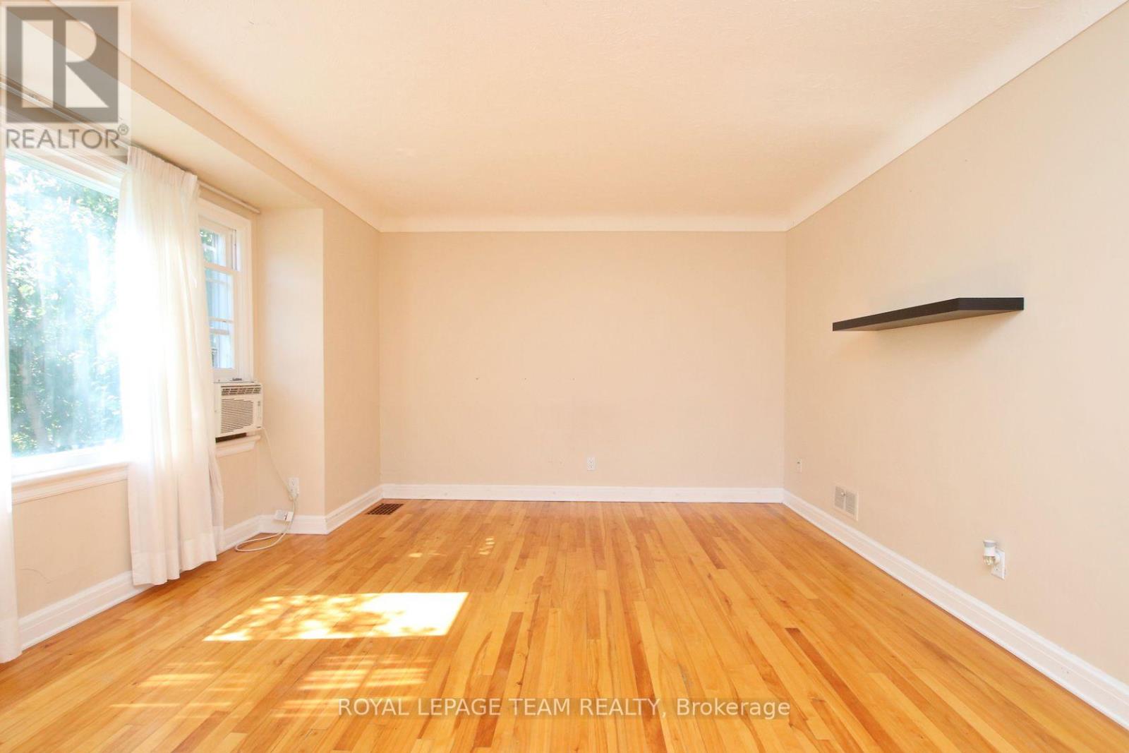 Photo 6 of 115 Rita Avenue, Ottawa ON