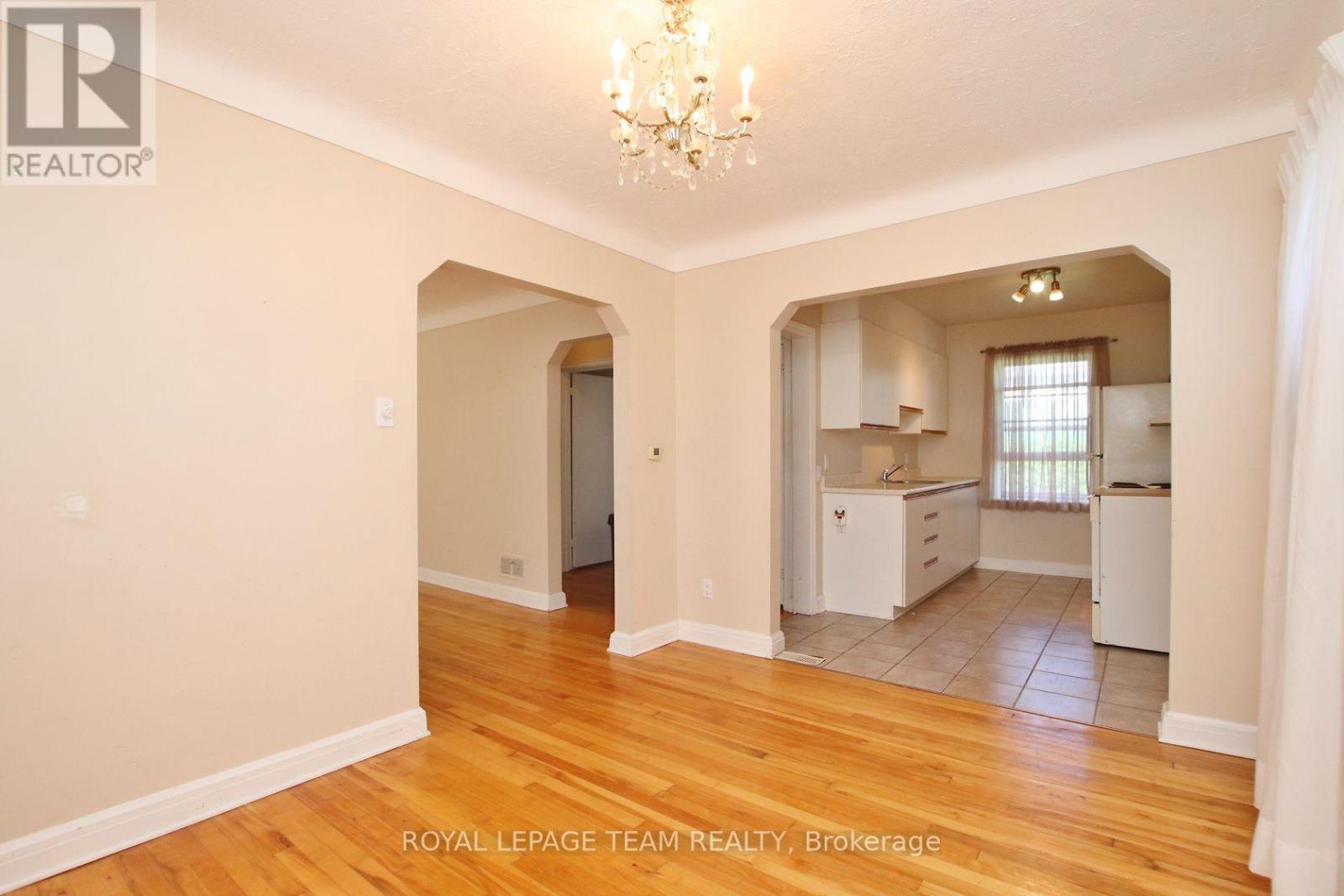 Photo 22 of 115 Rita Avenue, Ottawa ON