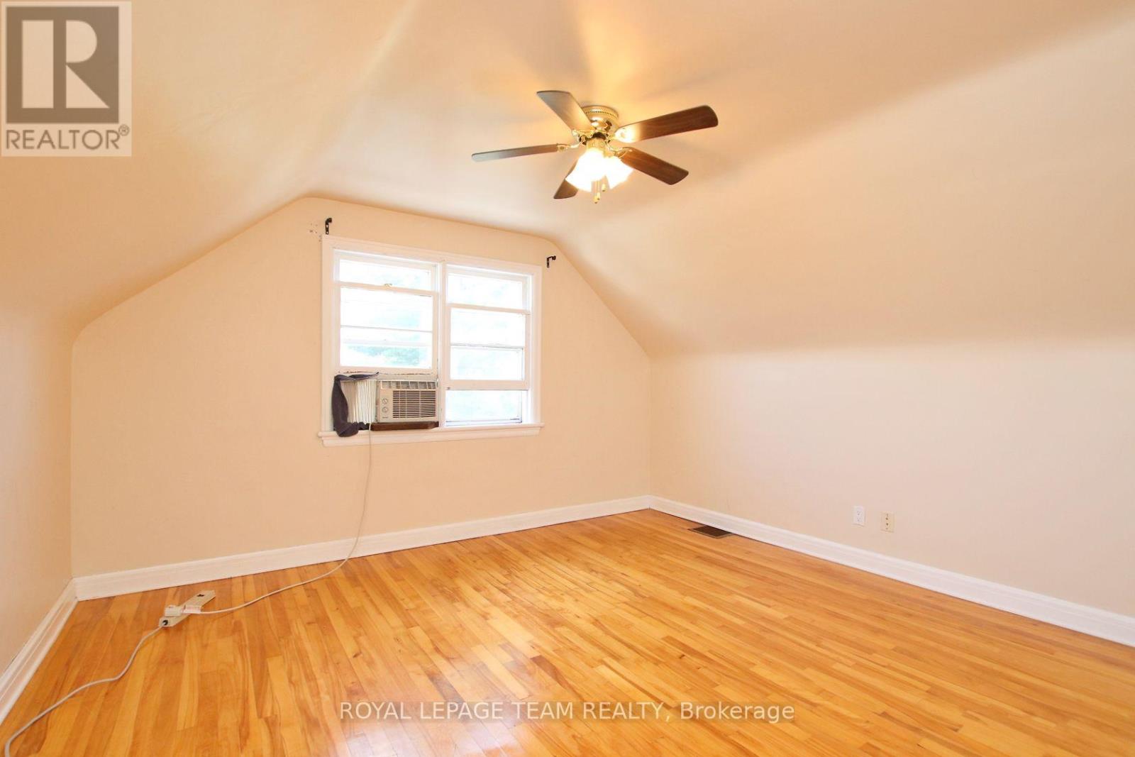 Photo 41 of 115 Rita Avenue, Ottawa ON
