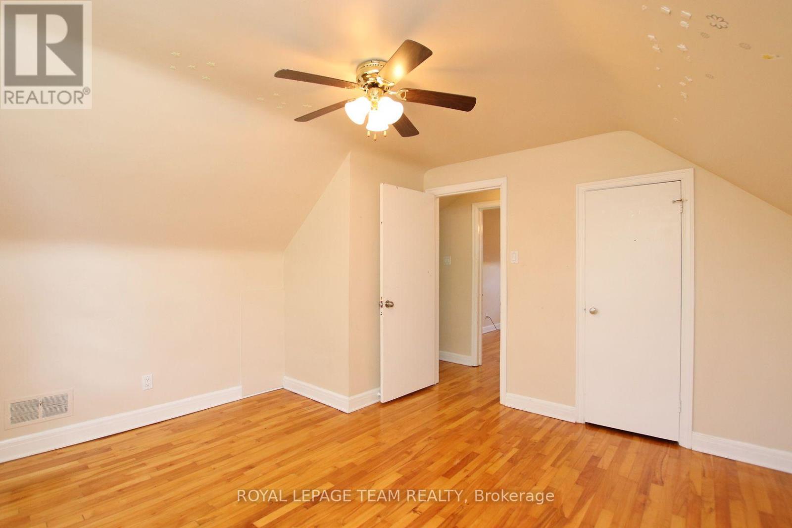 Photo 39 of 115 Rita Avenue, Ottawa ON