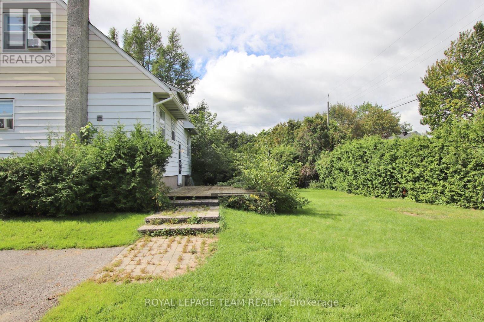 Photo 10 of 115 Rita Avenue, Ottawa ON
