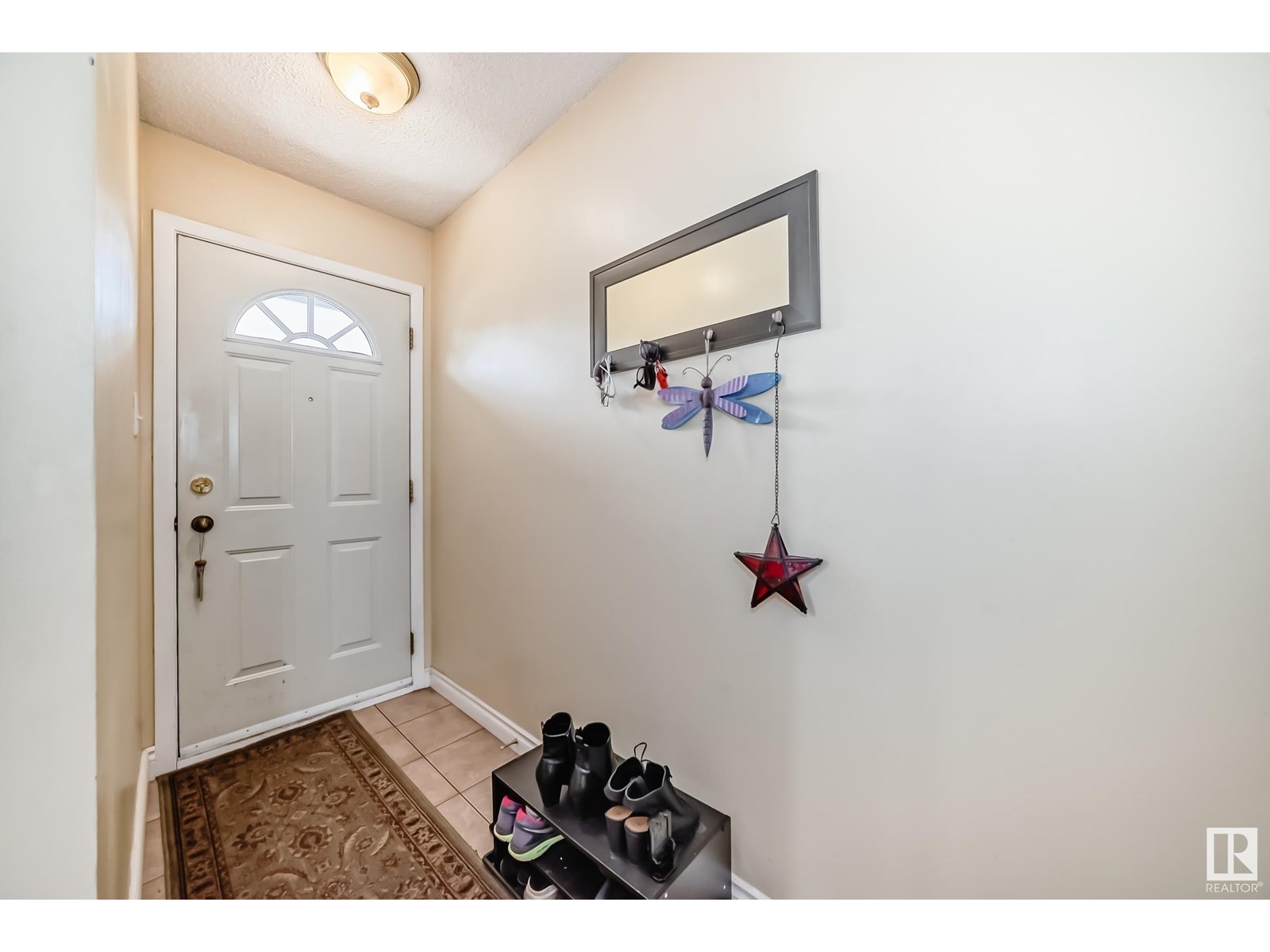 Photo 5 of 472 Clareview Rd Nw, Edmonton AB