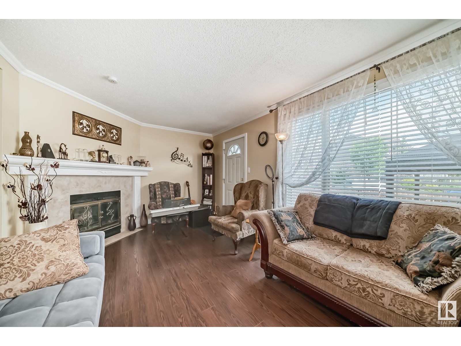 Photo 17 of 472 Clareview Rd Nw, Edmonton AB