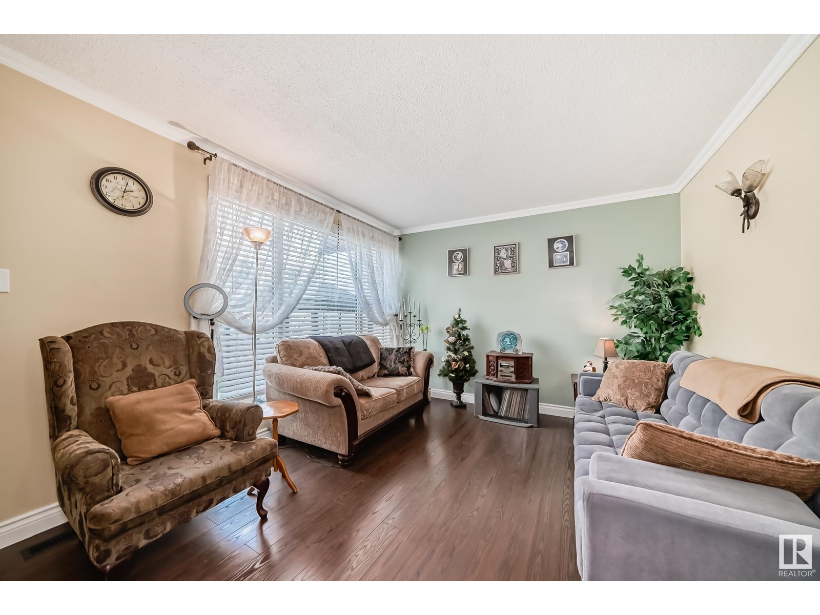 Photo 16 of 472 Clareview Rd Nw, Edmonton AB