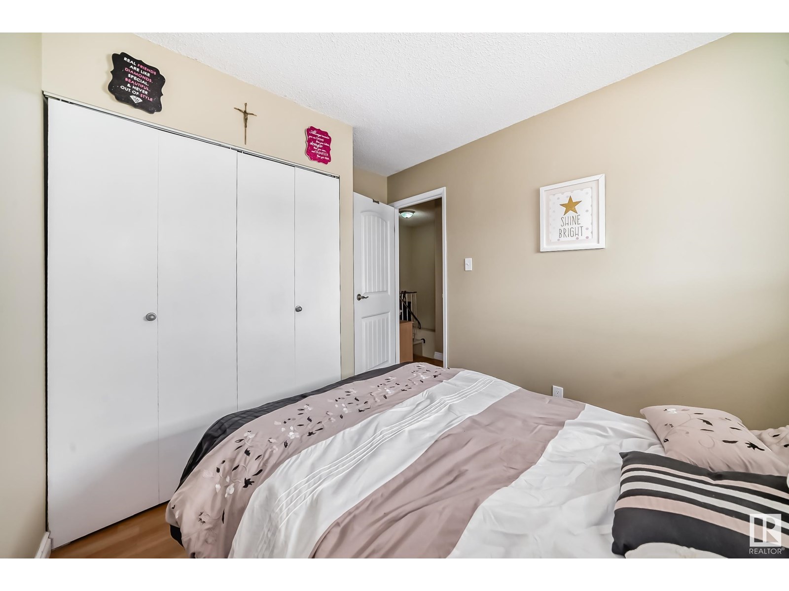 Photo 34 of 472 Clareview Rd Nw, Edmonton AB