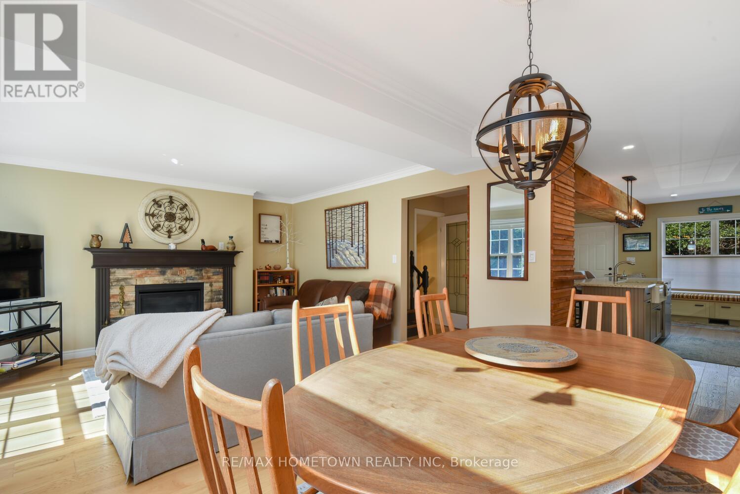 Photo 13 of 33 Country Club Place, Brockville ON