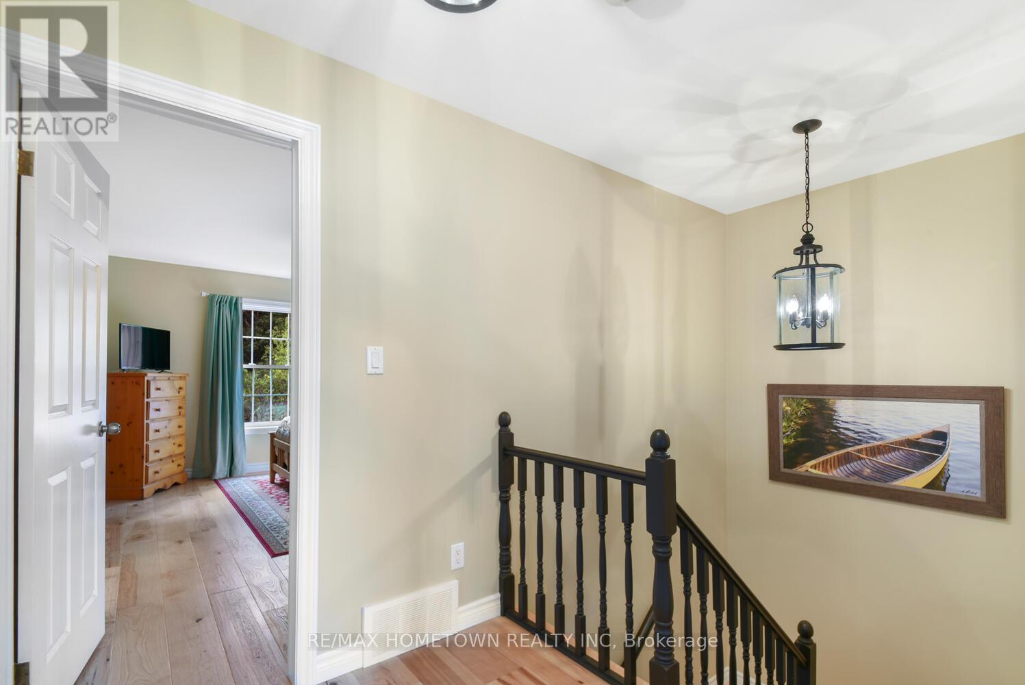 Photo 21 of 33 Country Club Place, Brockville ON
