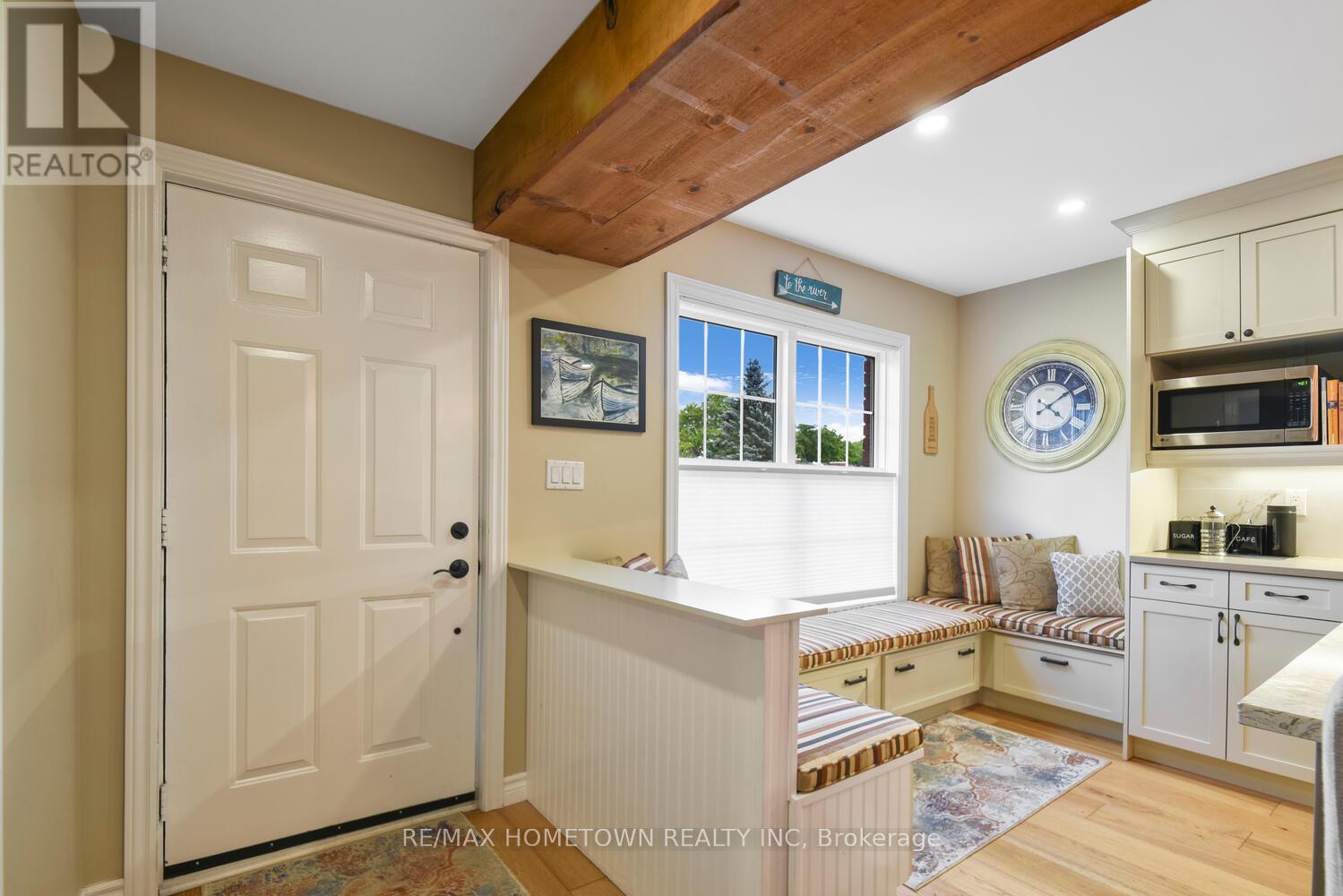 Photo 3 of 33 Country Club Place, Brockville ON