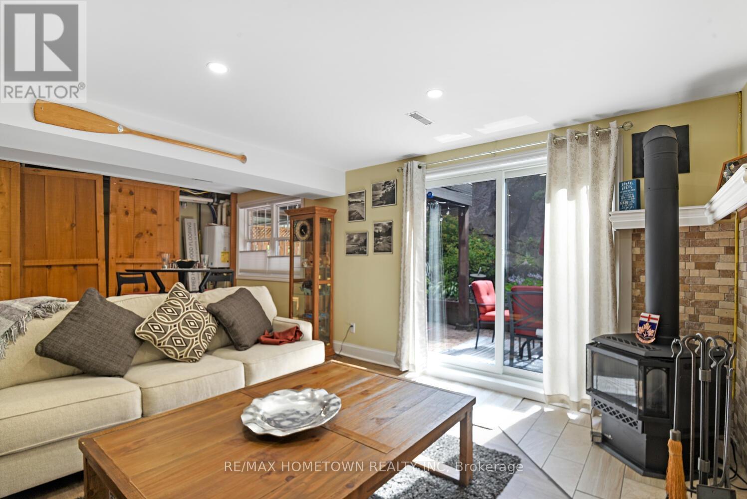 Photo 32 of 33 Country Club Place, Brockville ON