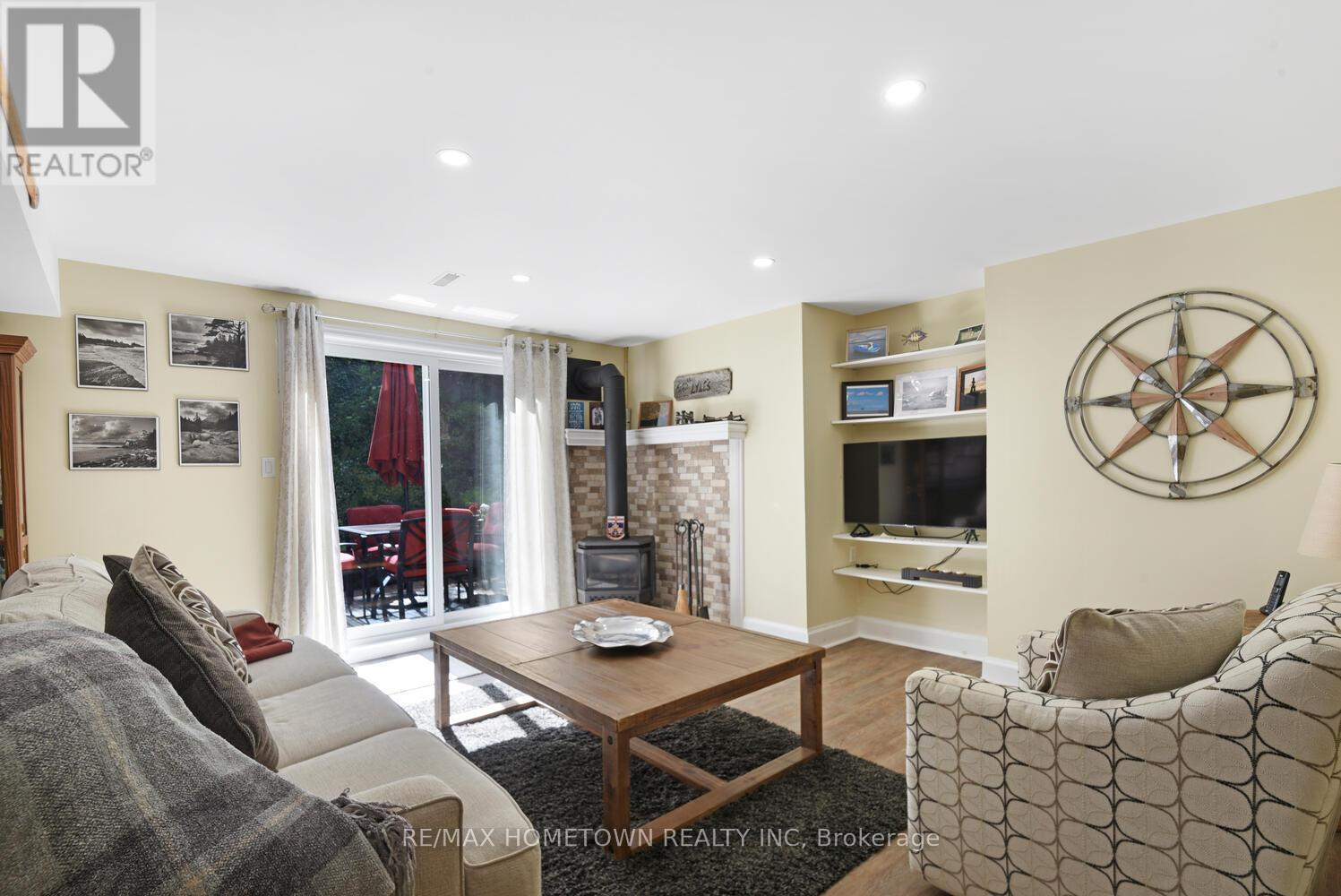 Photo 33 of 33 Country Club Place, Brockville ON