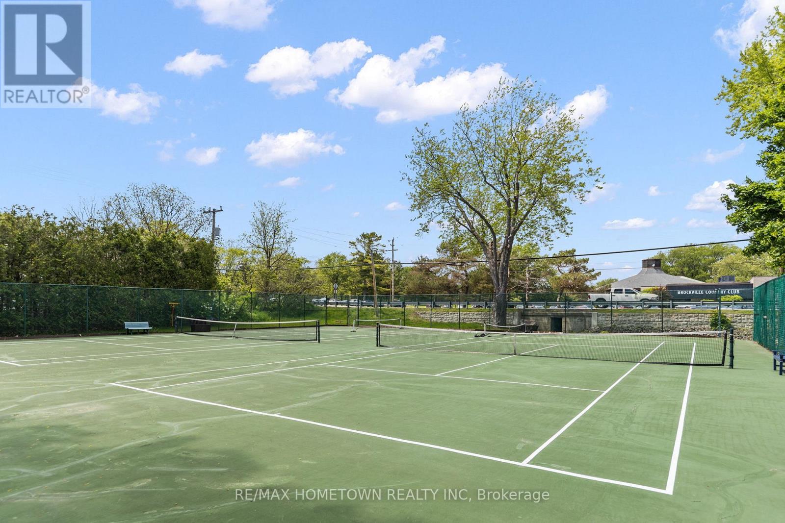 Photo 47 of 33 Country Club Place, Brockville ON