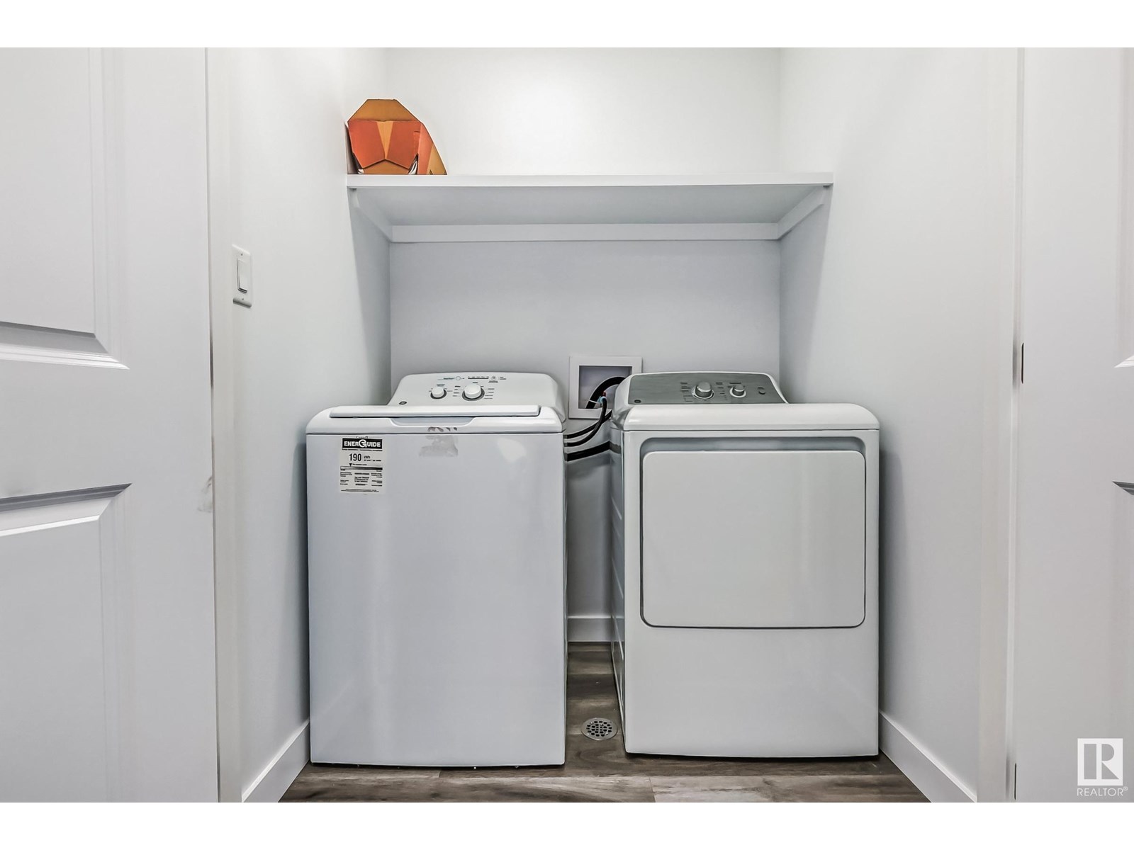 Photo 13 of 6507 176 Av Nw, Edmonton AB