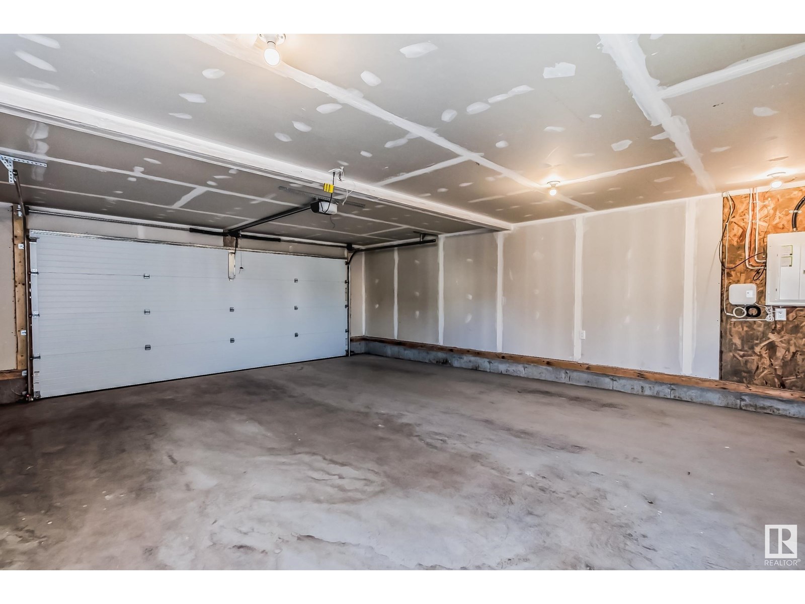 Photo 16 of 6507 176 Av Nw, Edmonton AB