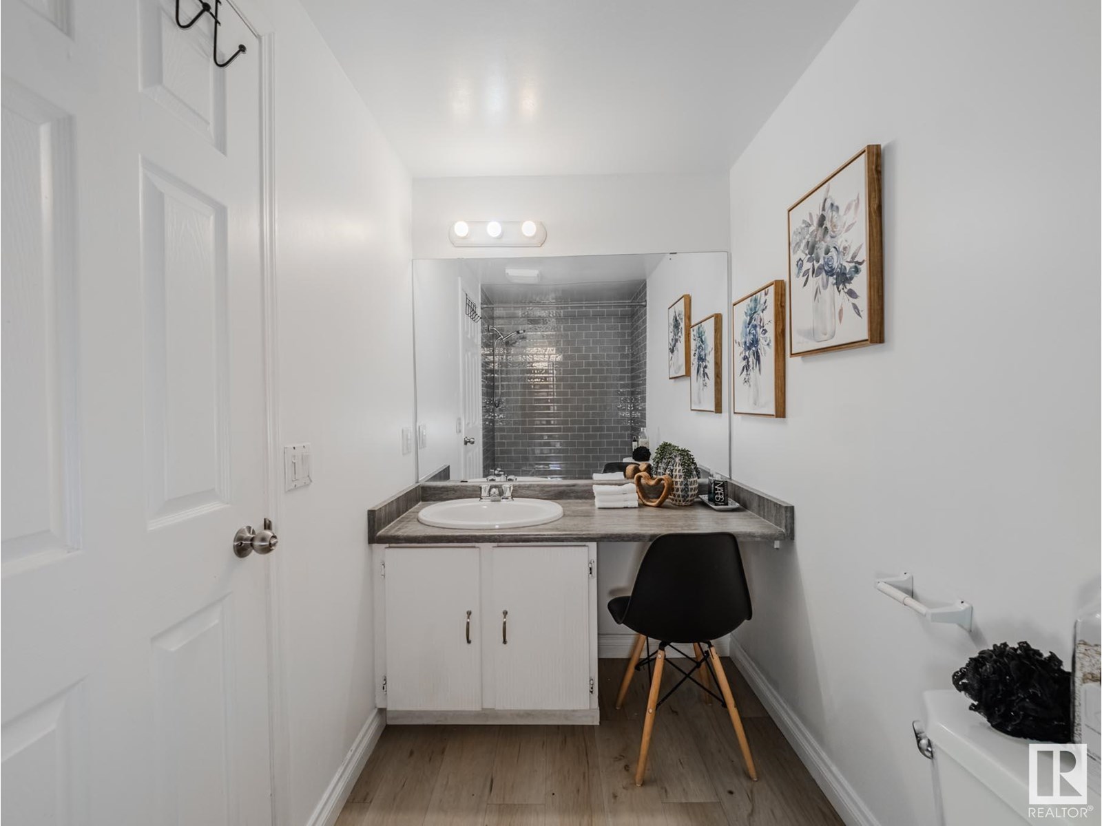 Photo 34 of 38 18010 98 Av Nw, Edmonton AB