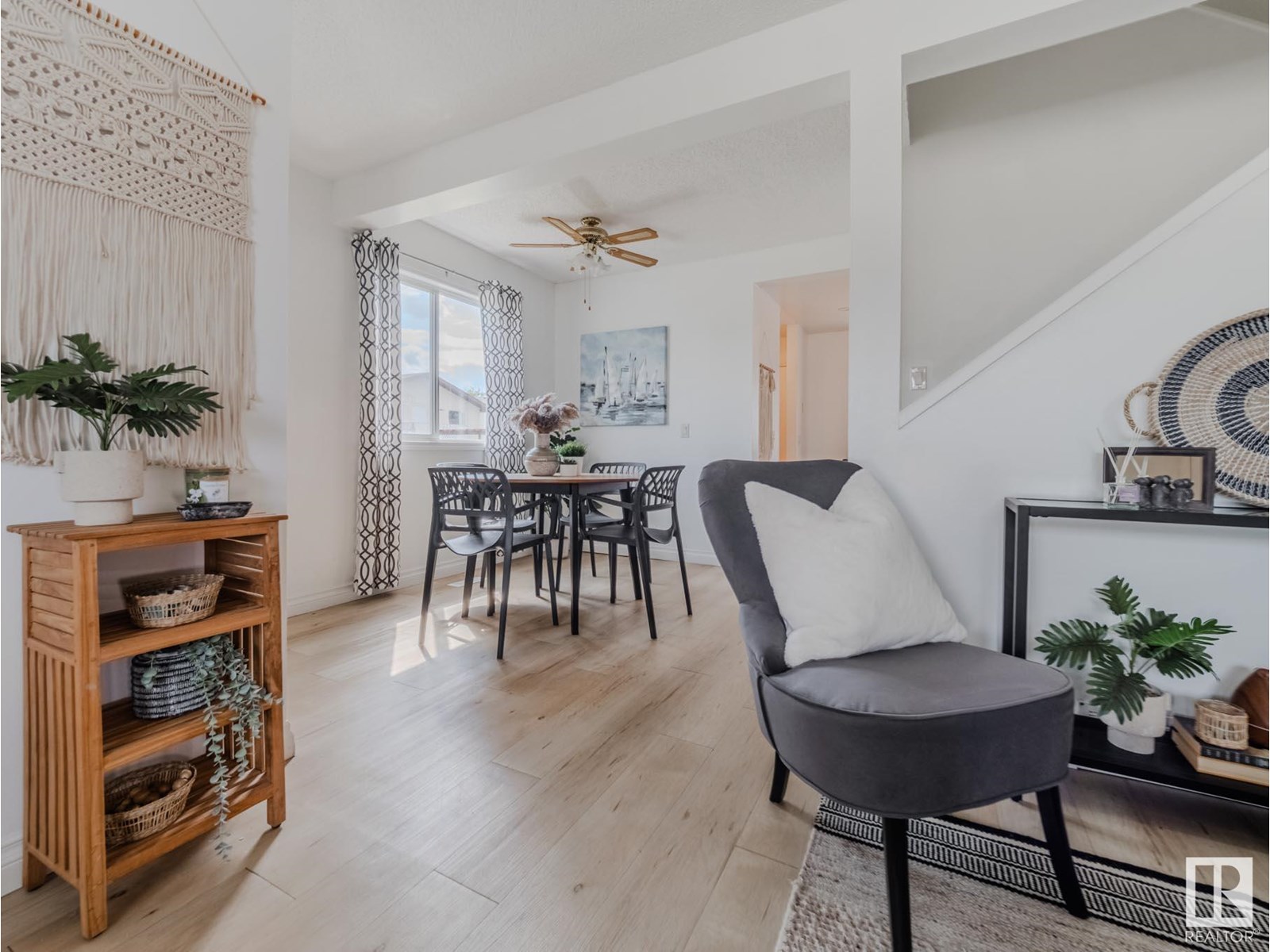 Photo 13 of 38 18010 98 Av Nw, Edmonton AB