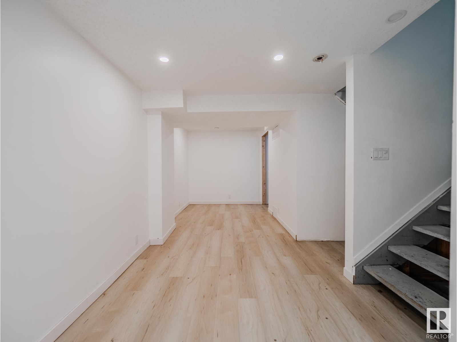 Photo 51 of 38 18010 98 Av Nw, Edmonton AB
