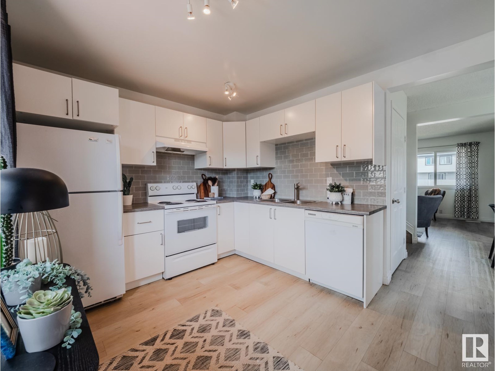 Photo 29 of 38 18010 98 Av Nw, Edmonton AB