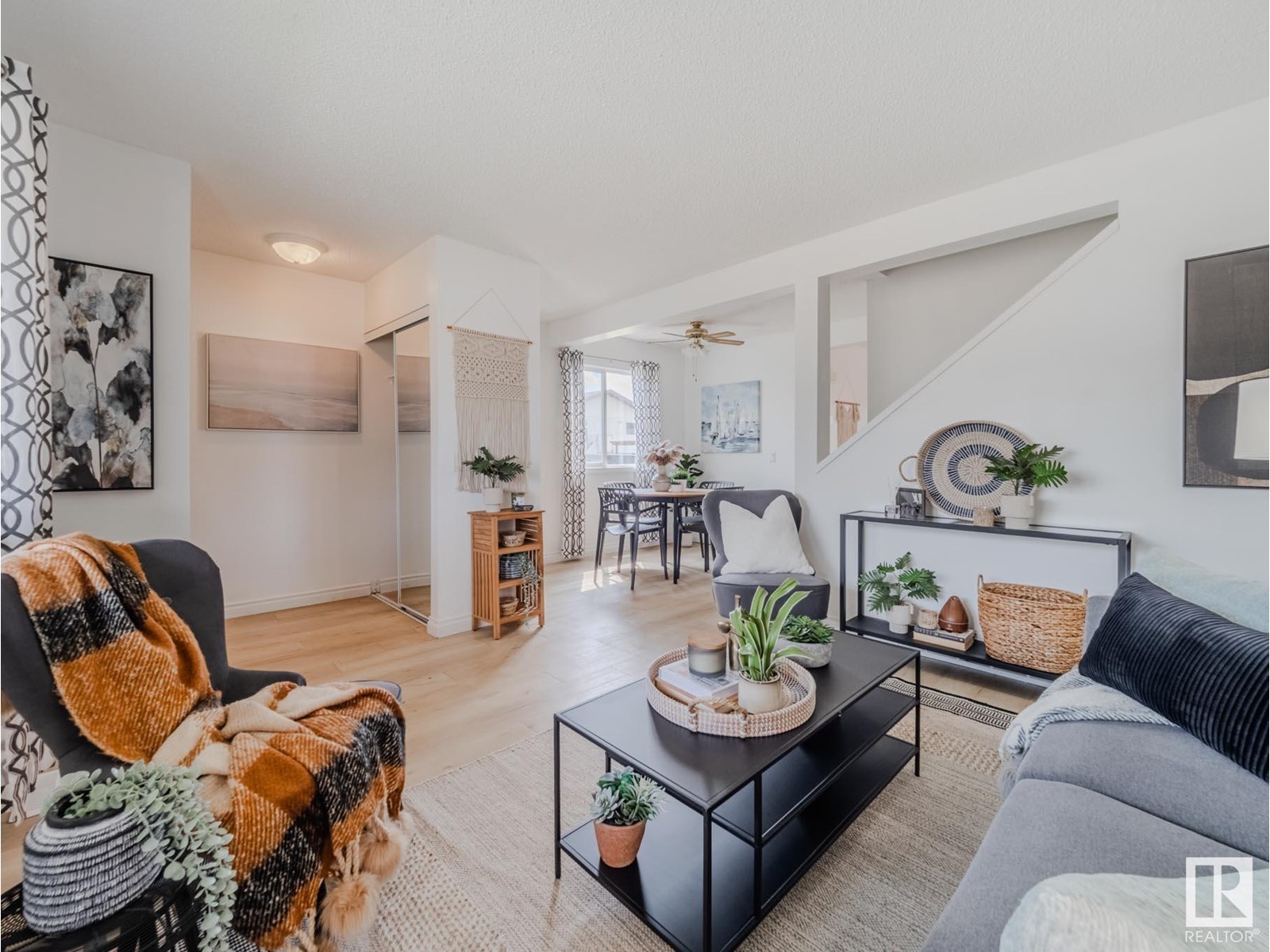 Photo 12 of 38 18010 98 Av Nw, Edmonton AB