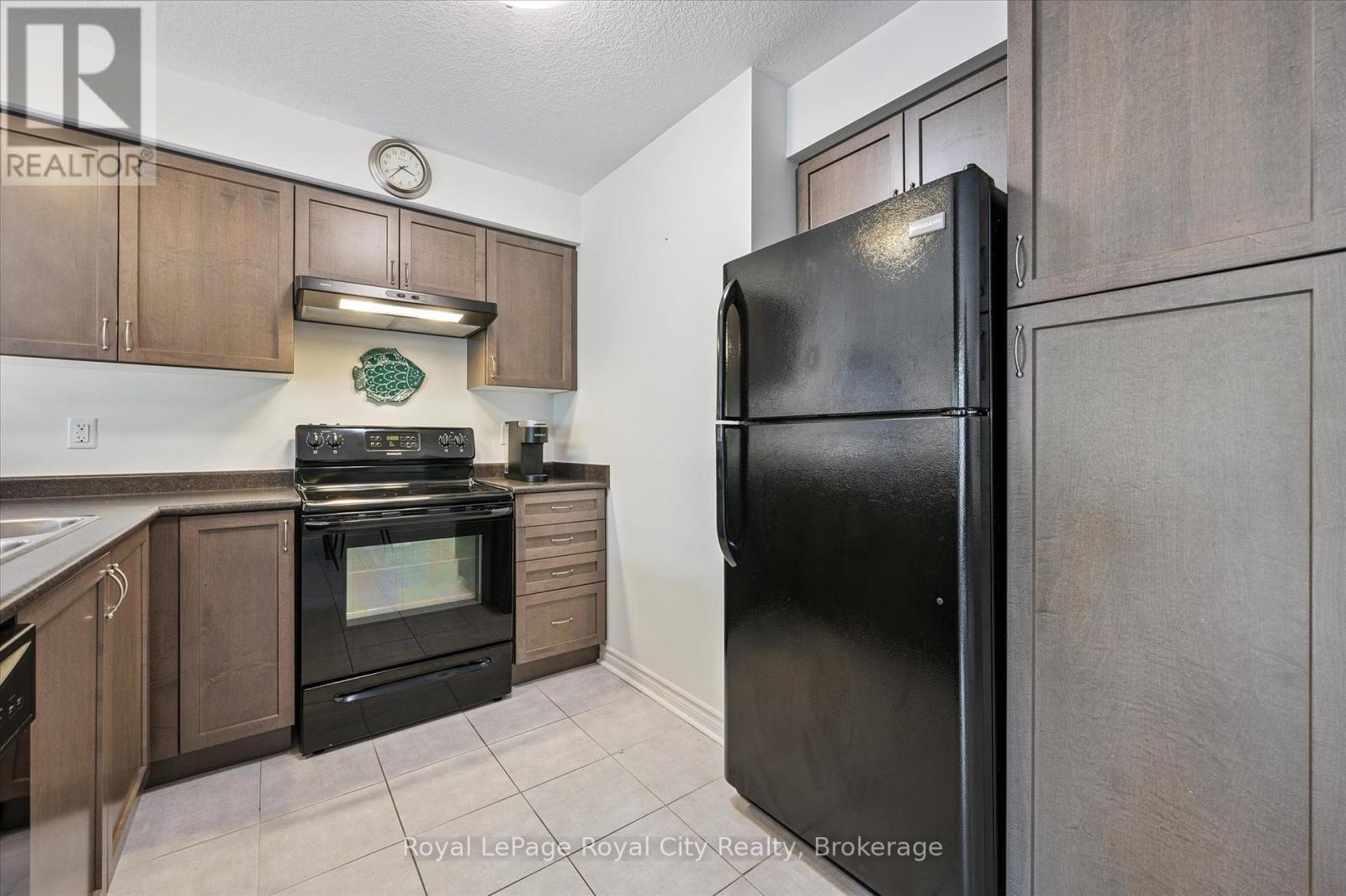 Photo 12 of 51 Oldfield Drive, Guelph ON