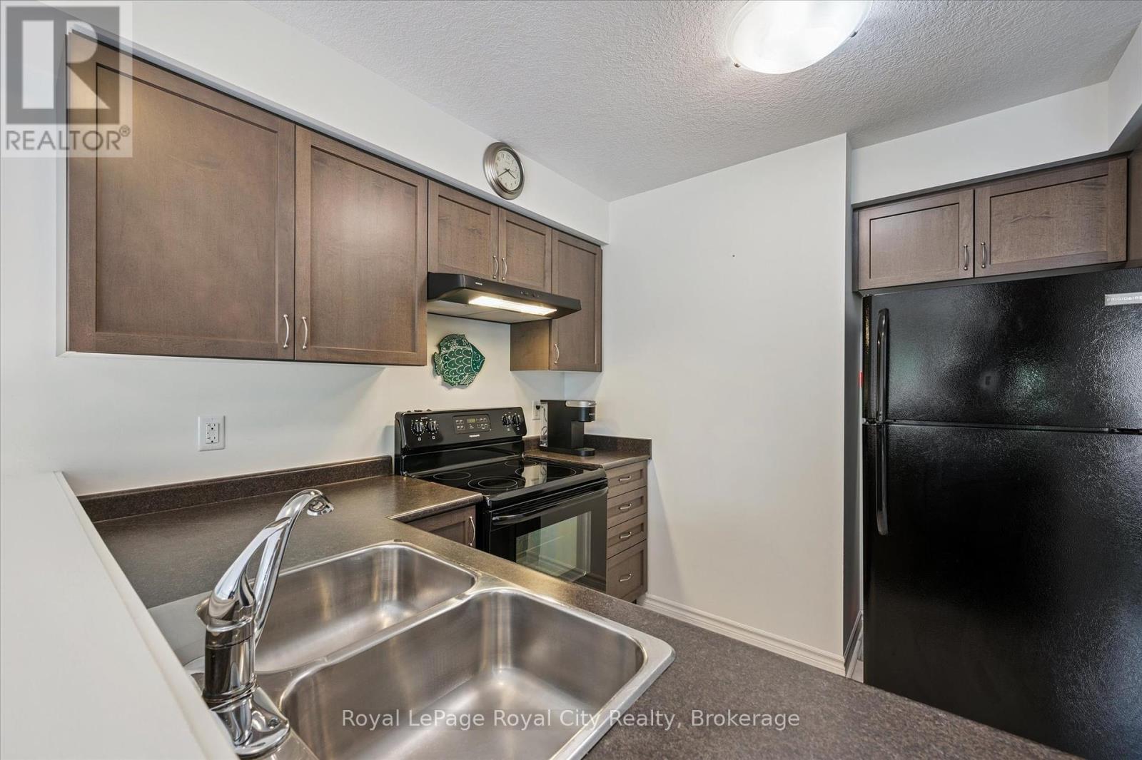 Photo 13 of 51 Oldfield Drive, Guelph ON