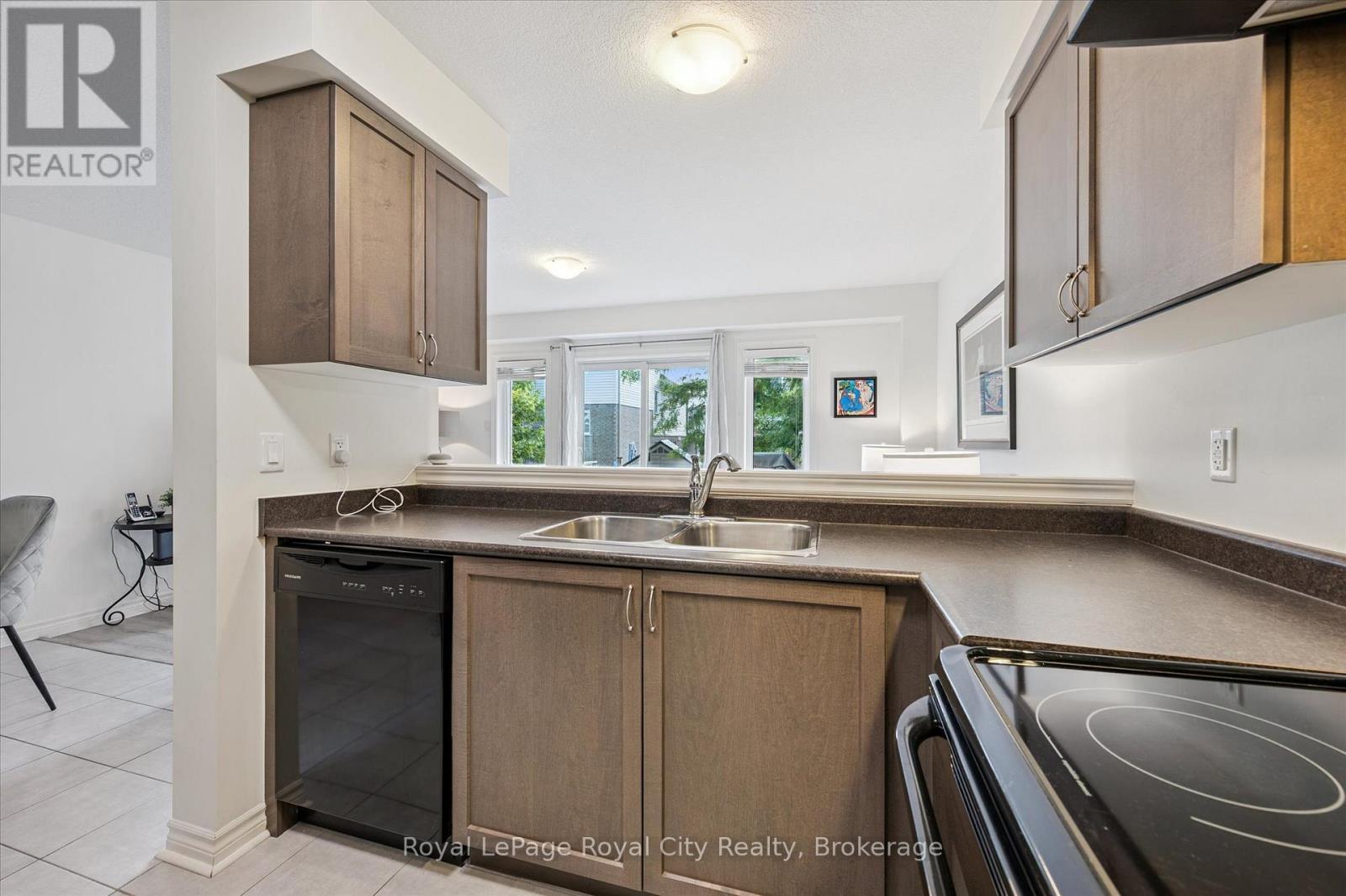 Photo 14 of 51 Oldfield Drive, Guelph ON