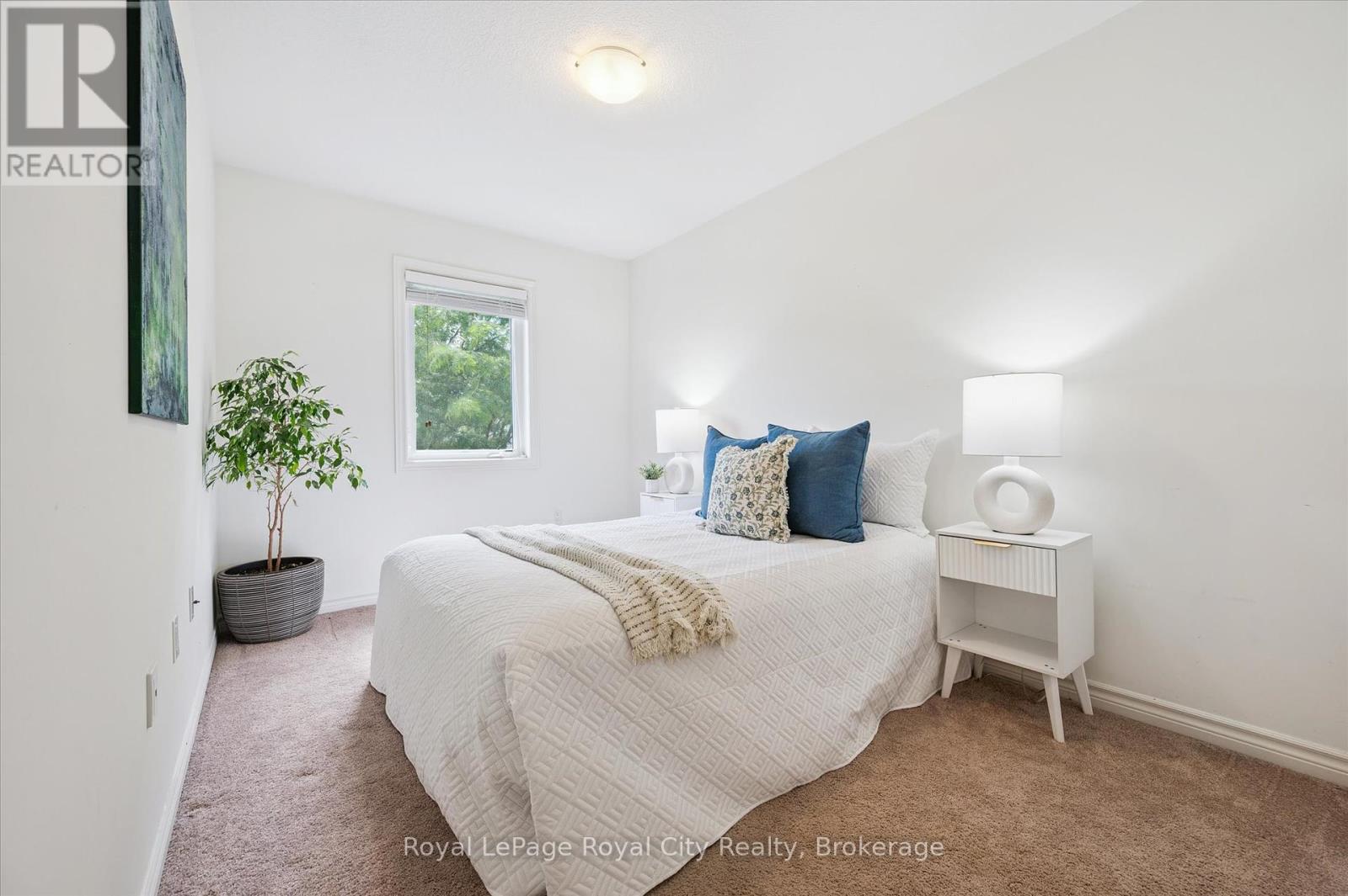 Photo 23 of 51 Oldfield Drive, Guelph ON