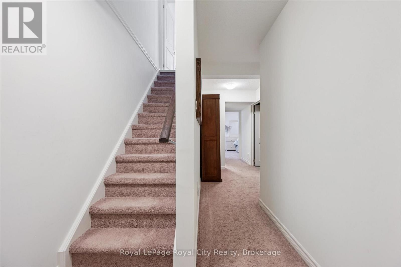 Photo 29 of 51 Oldfield Drive, Guelph ON
