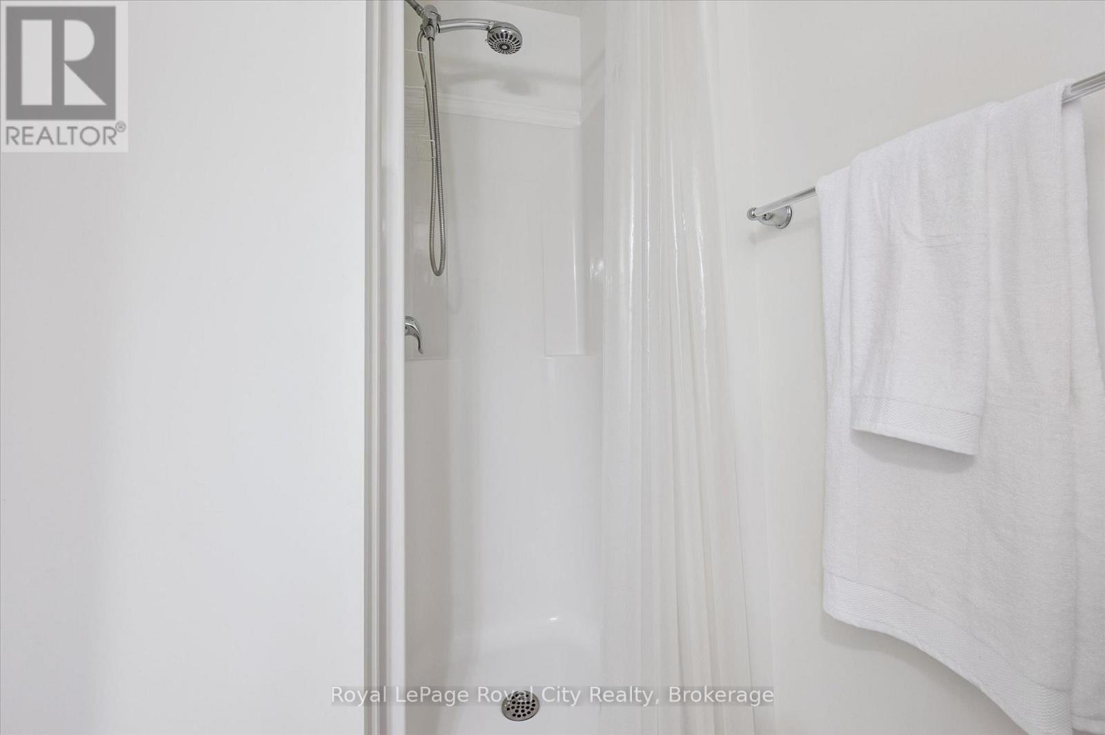 Photo 31 of 51 Oldfield Drive, Guelph ON