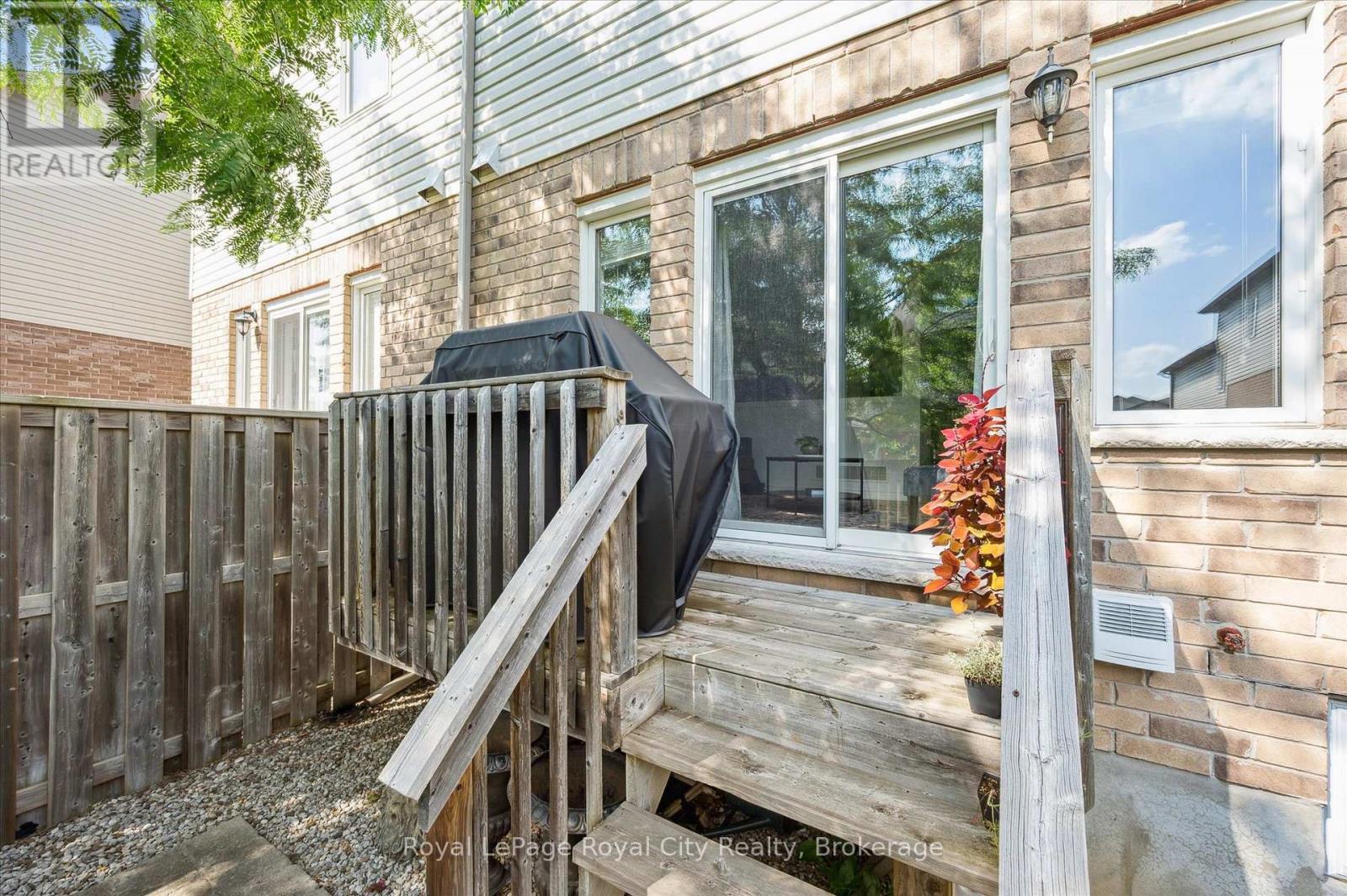Photo 38 of 51 Oldfield Drive, Guelph ON