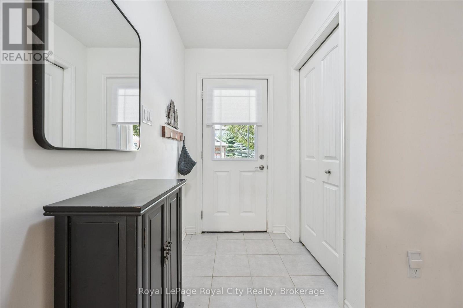 Photo 6 of 51 Oldfield Drive, Guelph ON