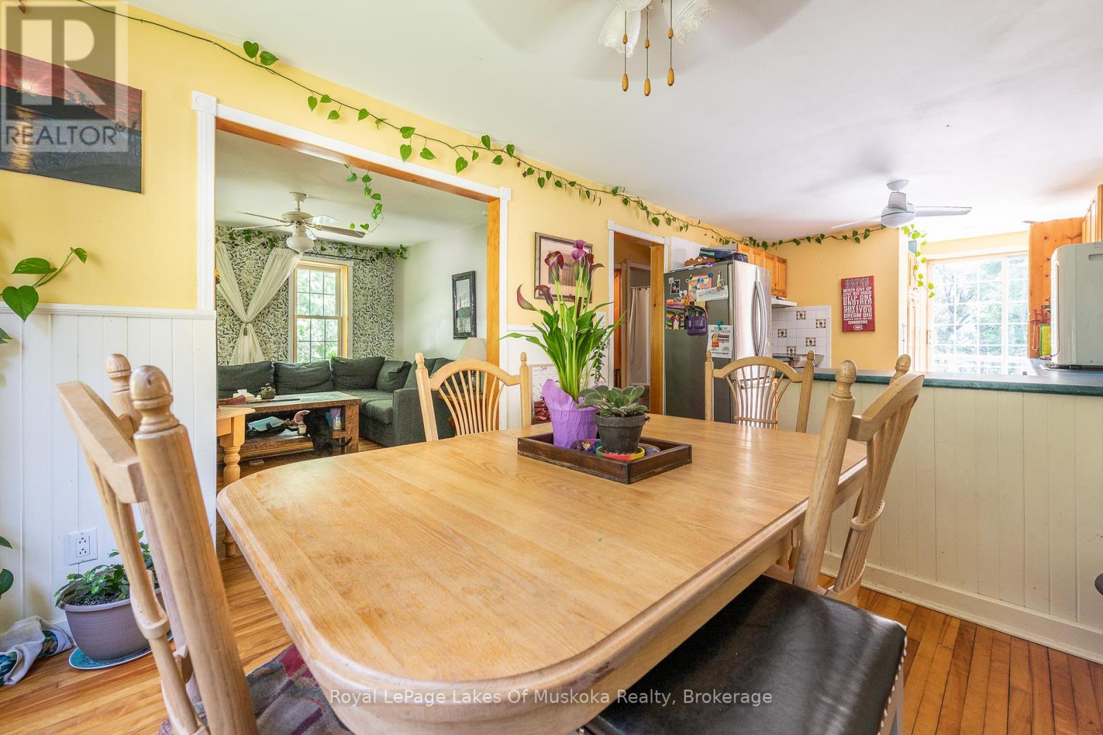 Photo 5 of 25 Florence Street W, Huntsville ON