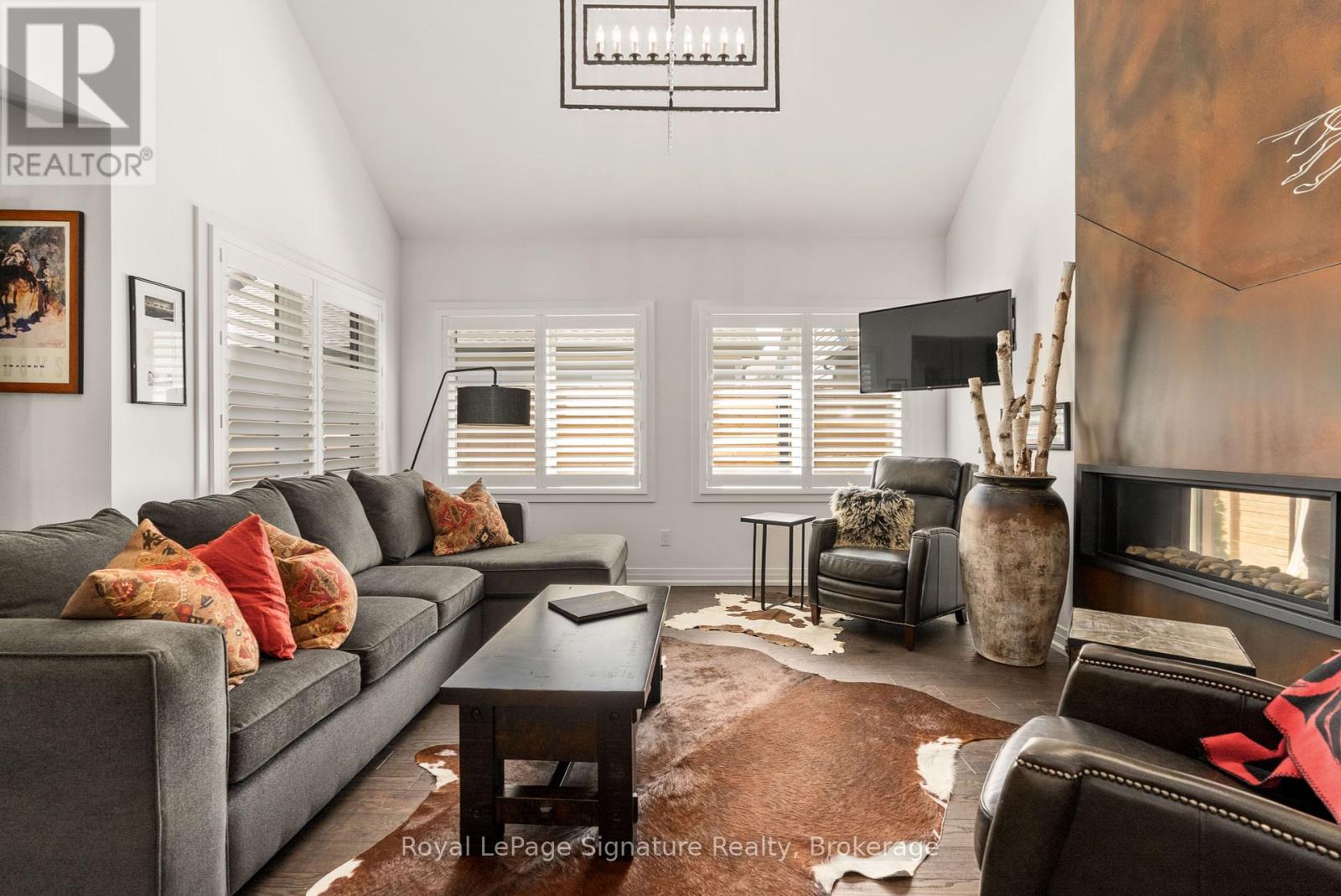 Photo 4 of 104 Clippers Lane, Blue Mountains ON