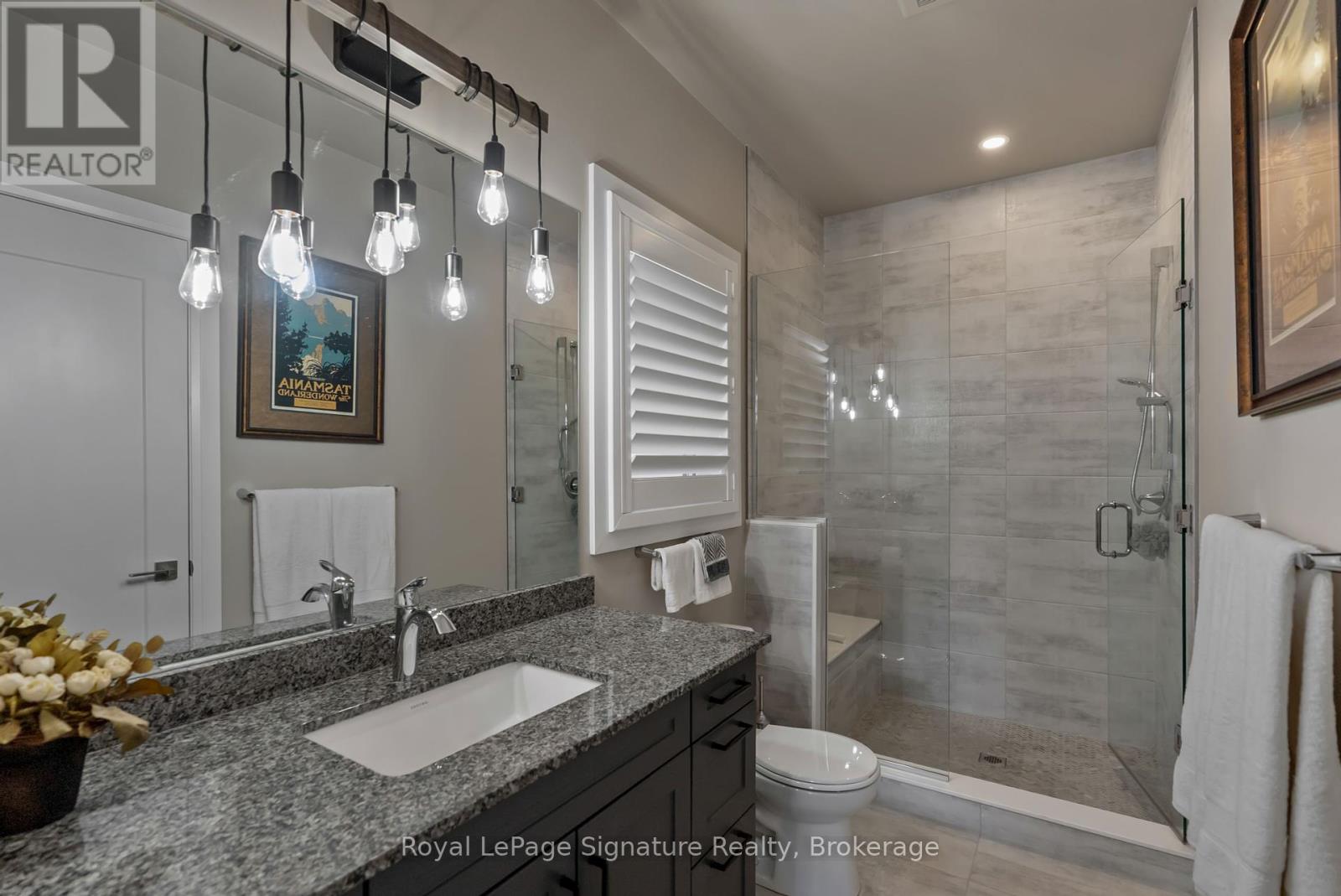 Photo 35 of 104 Clippers Lane, Blue Mountains ON