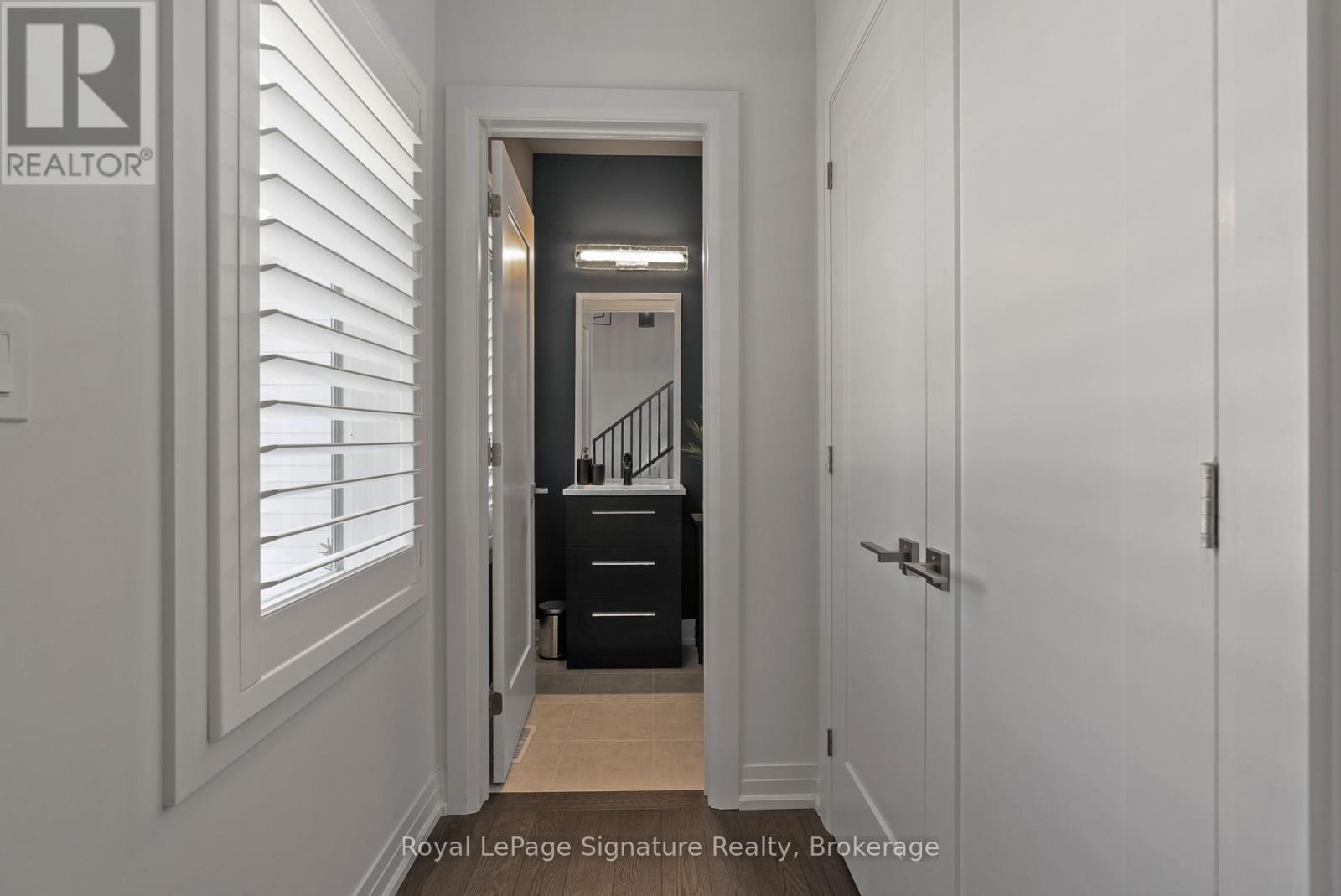 Photo 12 of 104 Clippers Lane, Blue Mountains ON